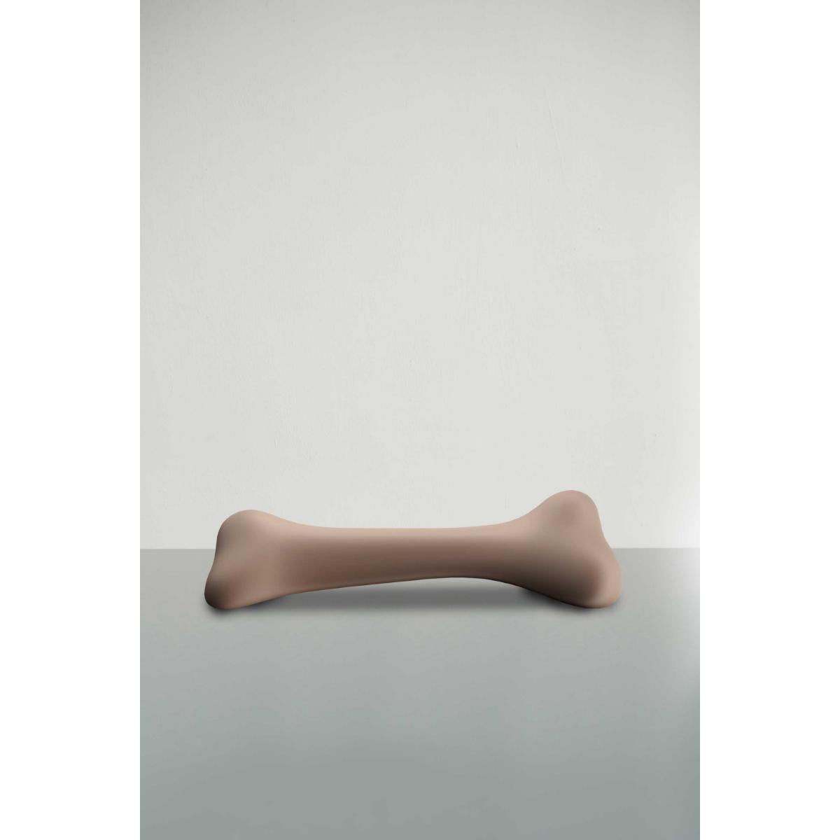 Banc d'extérieur Bonos en polyéthylène recyclable gris tourterelle de Dai Sugasawa Neuf - En vente à Brooklyn, NY