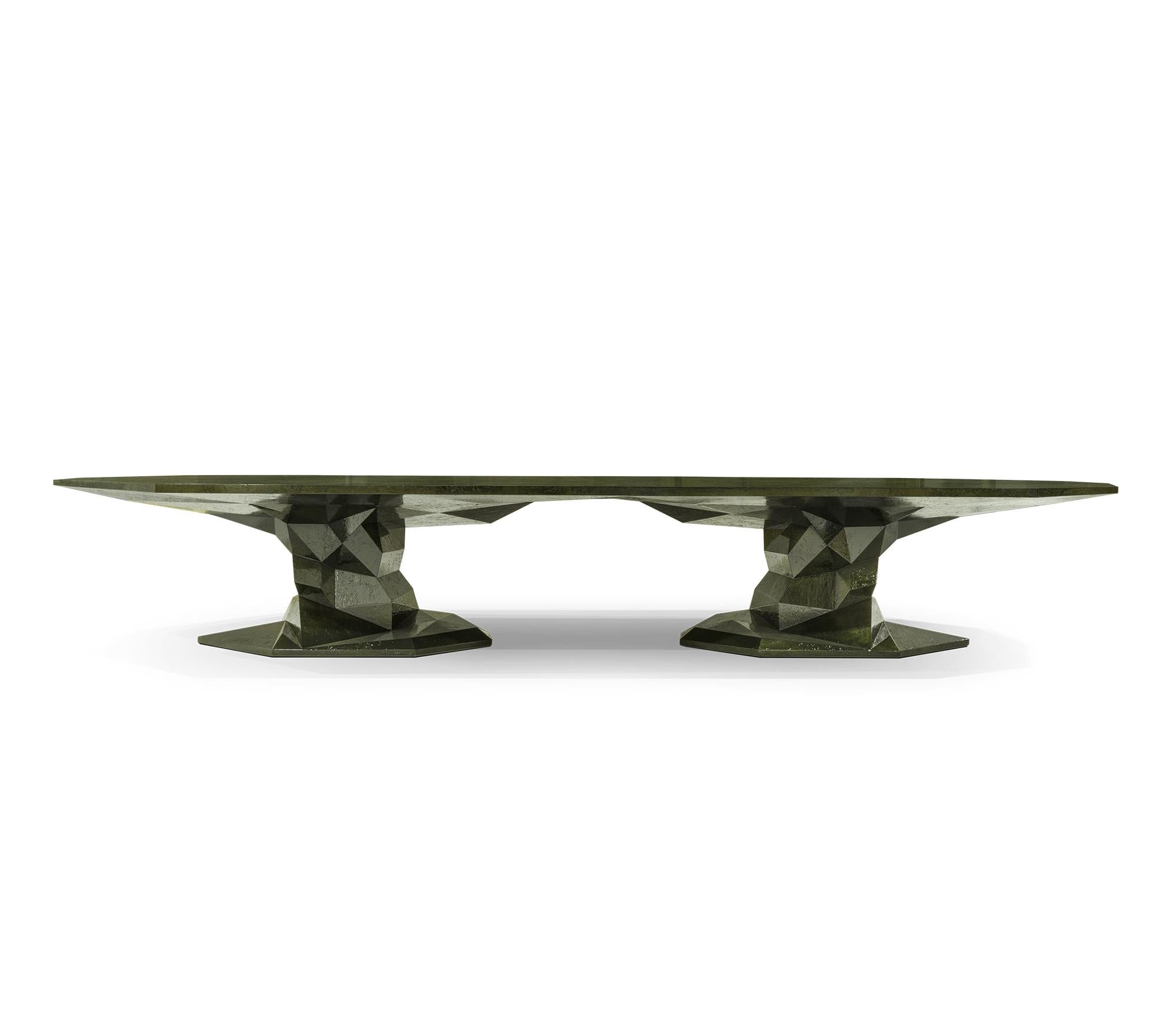 Estrema semplicità, contemporaneità e forza seduttiva: queste sono le caratteristiche riflesse in ogni dettaglio che ti faranno innamorare al primo sguardo. Bonsai si riferisce alla tradizione dell'arredamento di Boca do Lobo che si combina