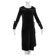 Vestido de Día Art Decó de Damas Bonwit Teller Modesty de Terciopelo Negro - S, Años 30 Vestido de Día Art Decó de Damas Bonwit Teller Modesty de Terciopelo Negro - S, Años 30