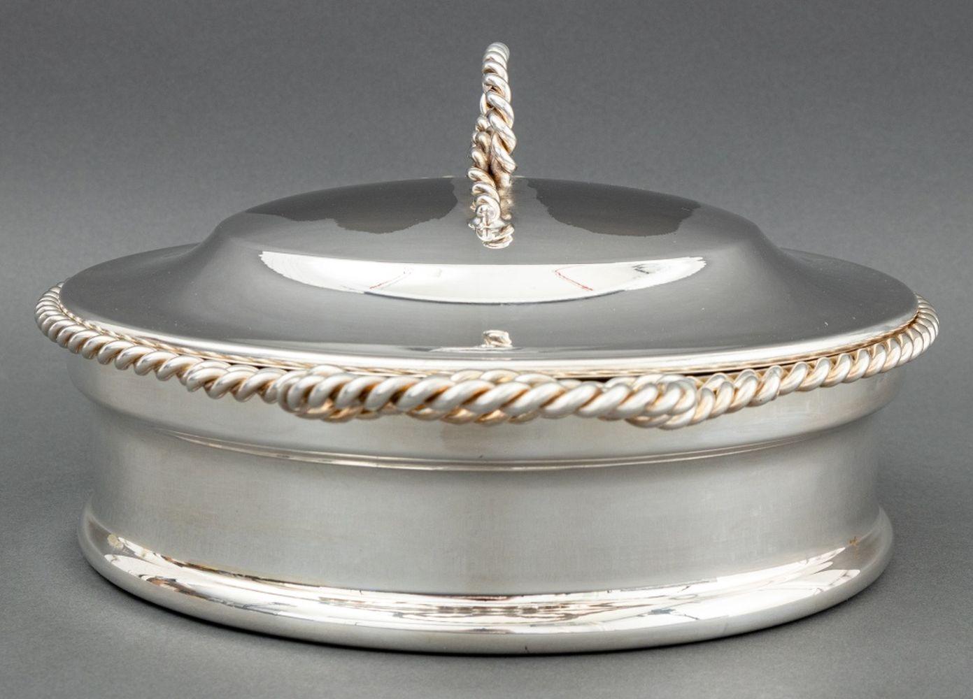 Bonwit Teller Silver Plate Covered Serving Dish In Good Condition For Sale In Astoria, NY