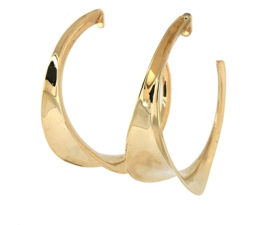 Bony Levy J Hoop Earrings in 14K

Bony Levy J Hoop Earrings
14K Yellow Gold
Earring Thickness: Approx. 13.0 MM (Thickest Point)
Earring Diameter: Approx. 34.0 MM
Weight: Approx. 8.00 Grams
Stamped: BONY LEVY, 585

Condition:
Offered for your