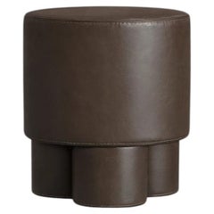 BOO – Dunkelbraunes Echtleder von Hermhaus – Pouf im modernen Design