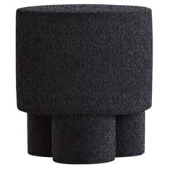 BOO-Pouf aus schwarzem Boucle von Hermhaus