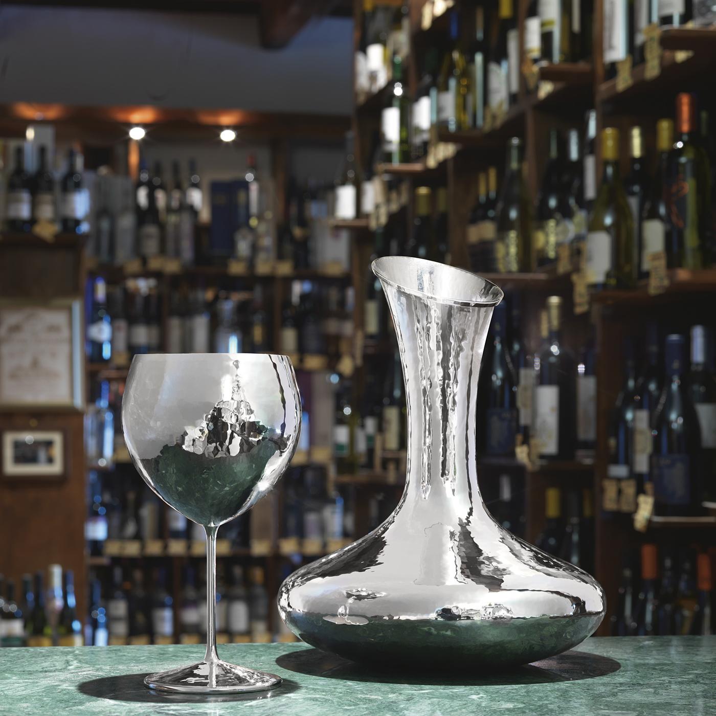 Silver is a phenomenal material for crafting drinking glasses as it offers antibacterial and antibiotic properties while maintaining the fine quality and taste of the beverage inside. Offering extraordinary dining elegance with a simple design, this