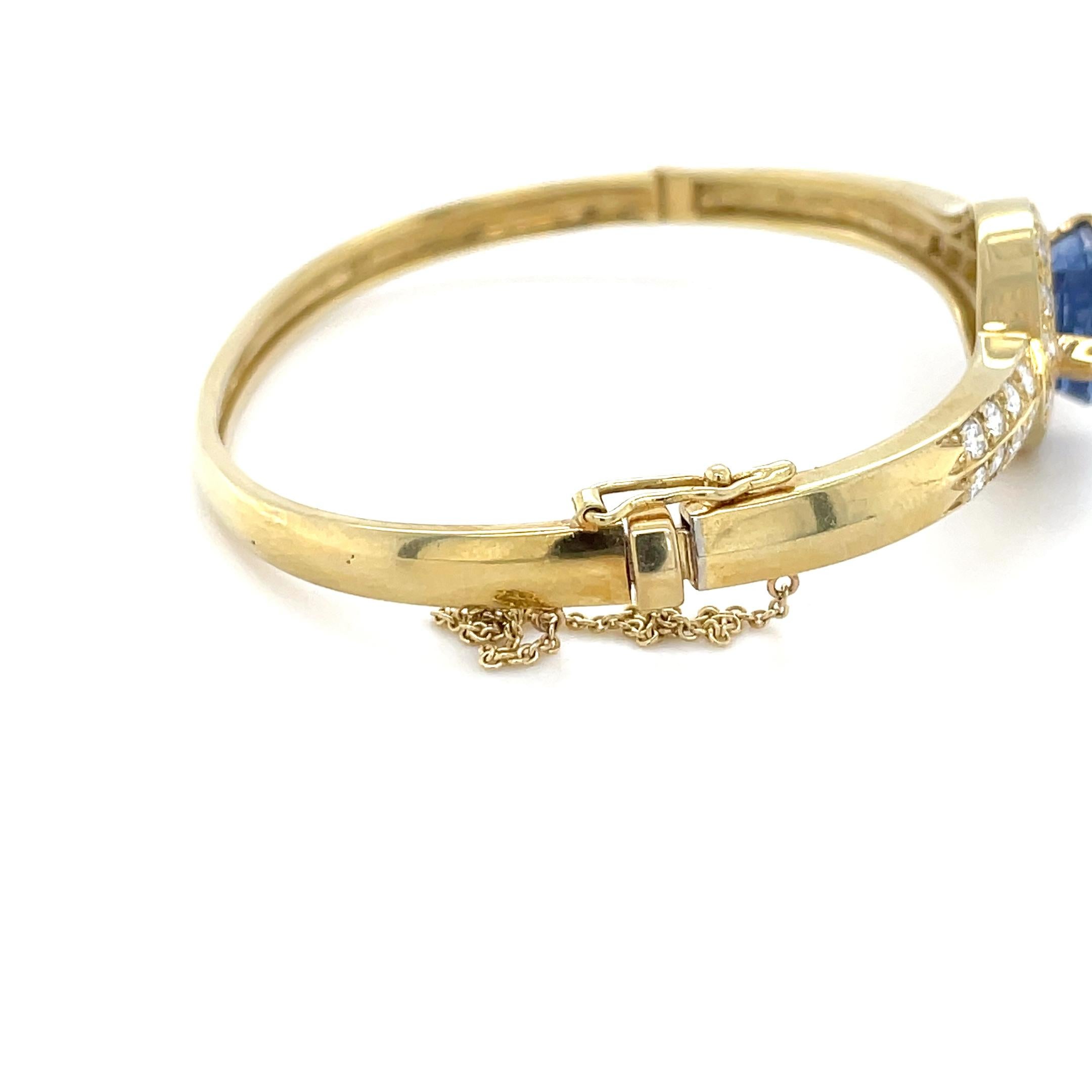 Taille cœur Boodle & Dunthorne, bracelet jonc en saphir et diamants en vente