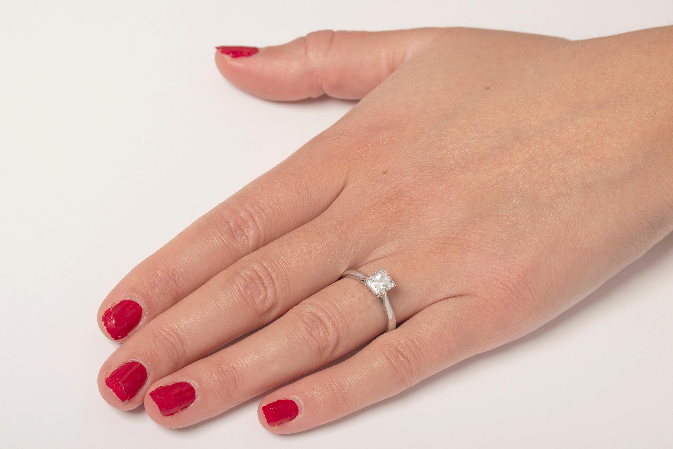 Women's or Men's Boodles 1.01 Carat Radiant Cut Diamond Solitaire Ring For Sale