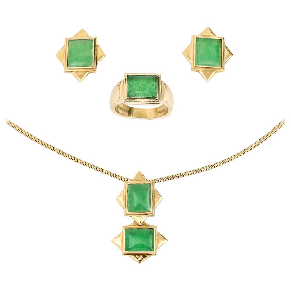Boodles 18 Karat Gold Jade Necklace, Earrings and Matching Ring, circa 2000