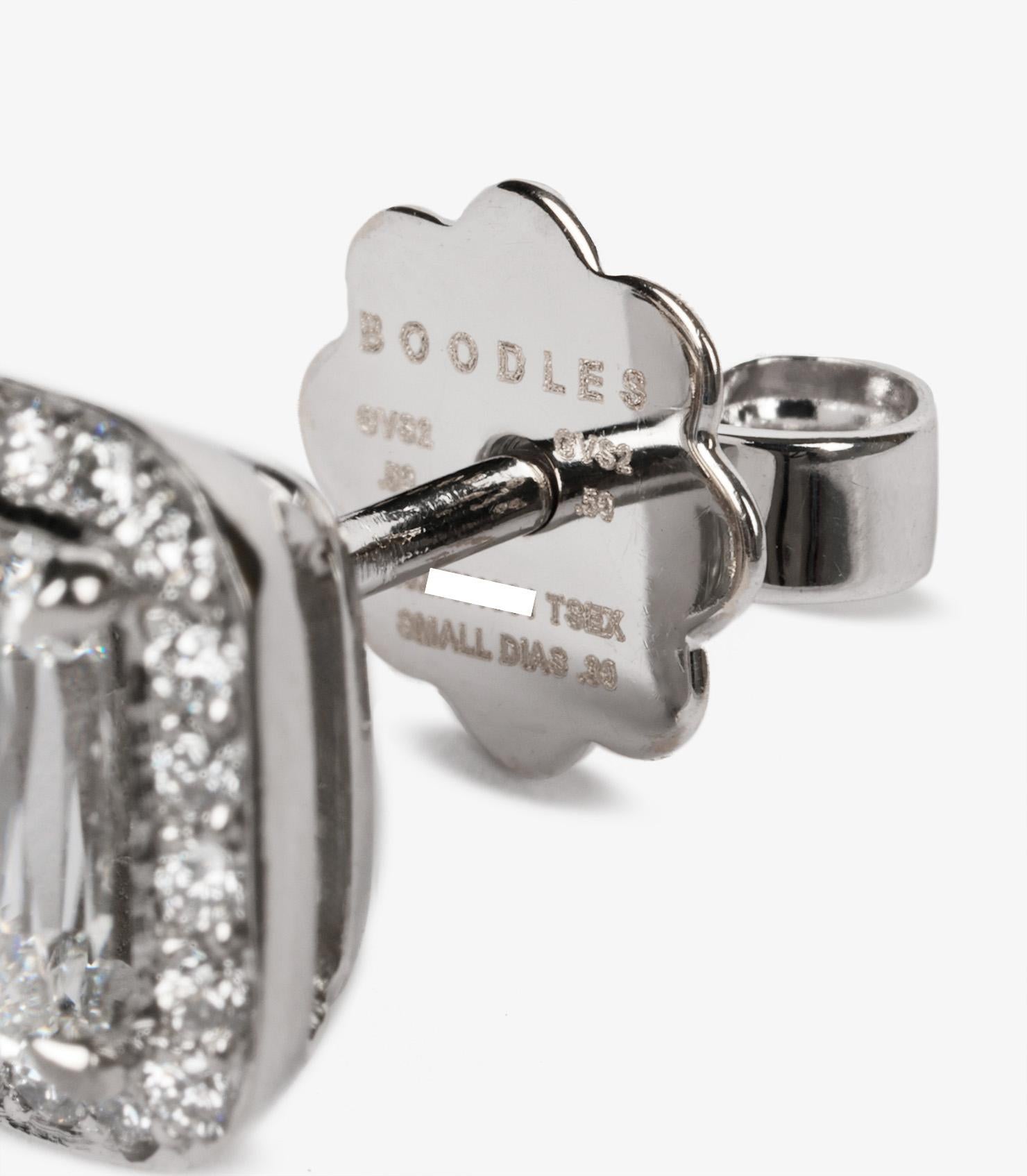 Boodles Pendientes de platino con halo de diamantes talla Ashoka de 1 ct en venta 1