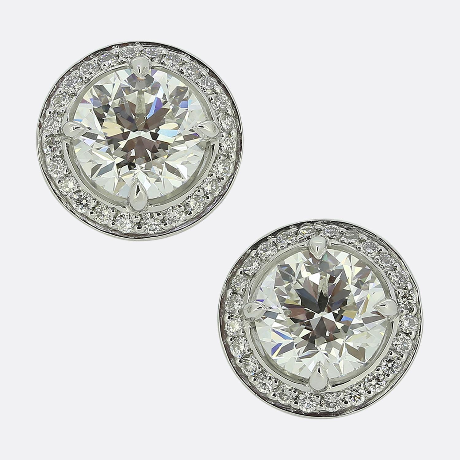 Orecchini con diamanti a grappolo da 3,02 carati Boodles in vendita