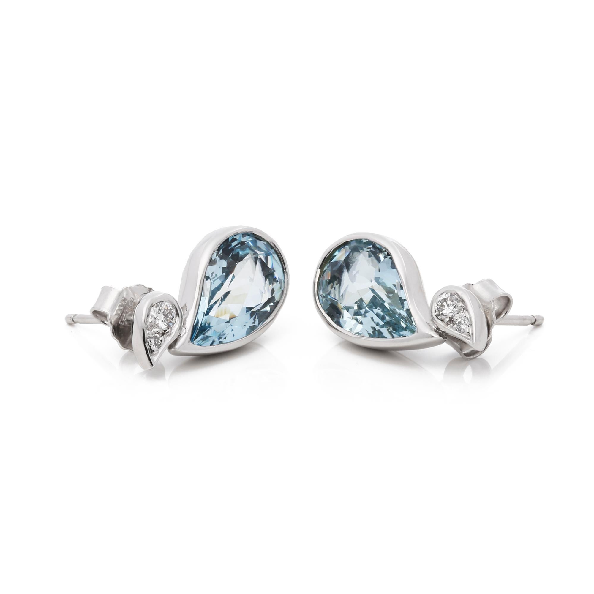 These earrings by Boodles feature Aquamarine and Diamond, made in 18ct white gold. Accompanied with a Boodles box. Our Xupes reference is COMJ556 should you need to quote this. 