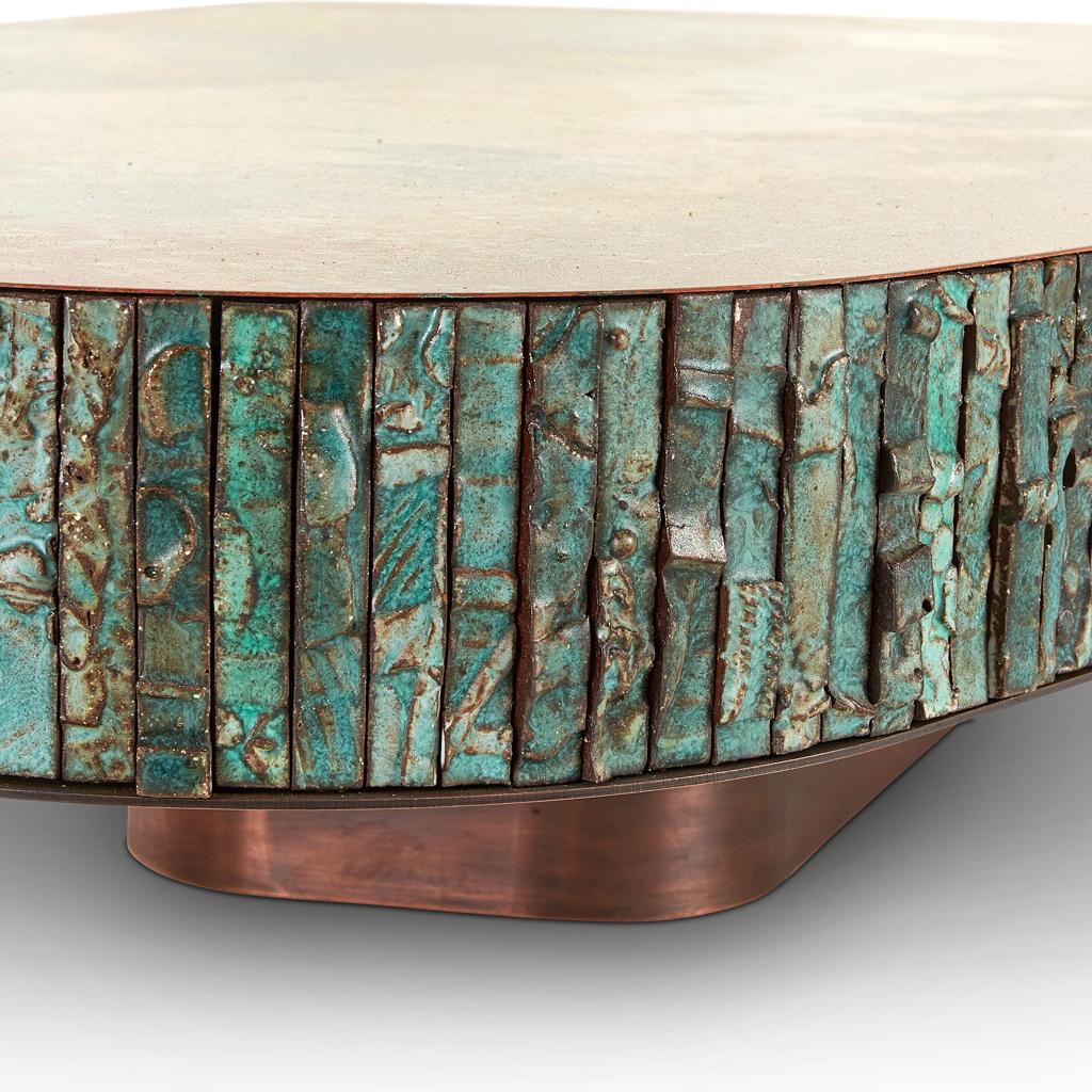 Table basse Boogie Nights faite main en céramique, acier bronze et cuivre vert-de-gris en vente 1