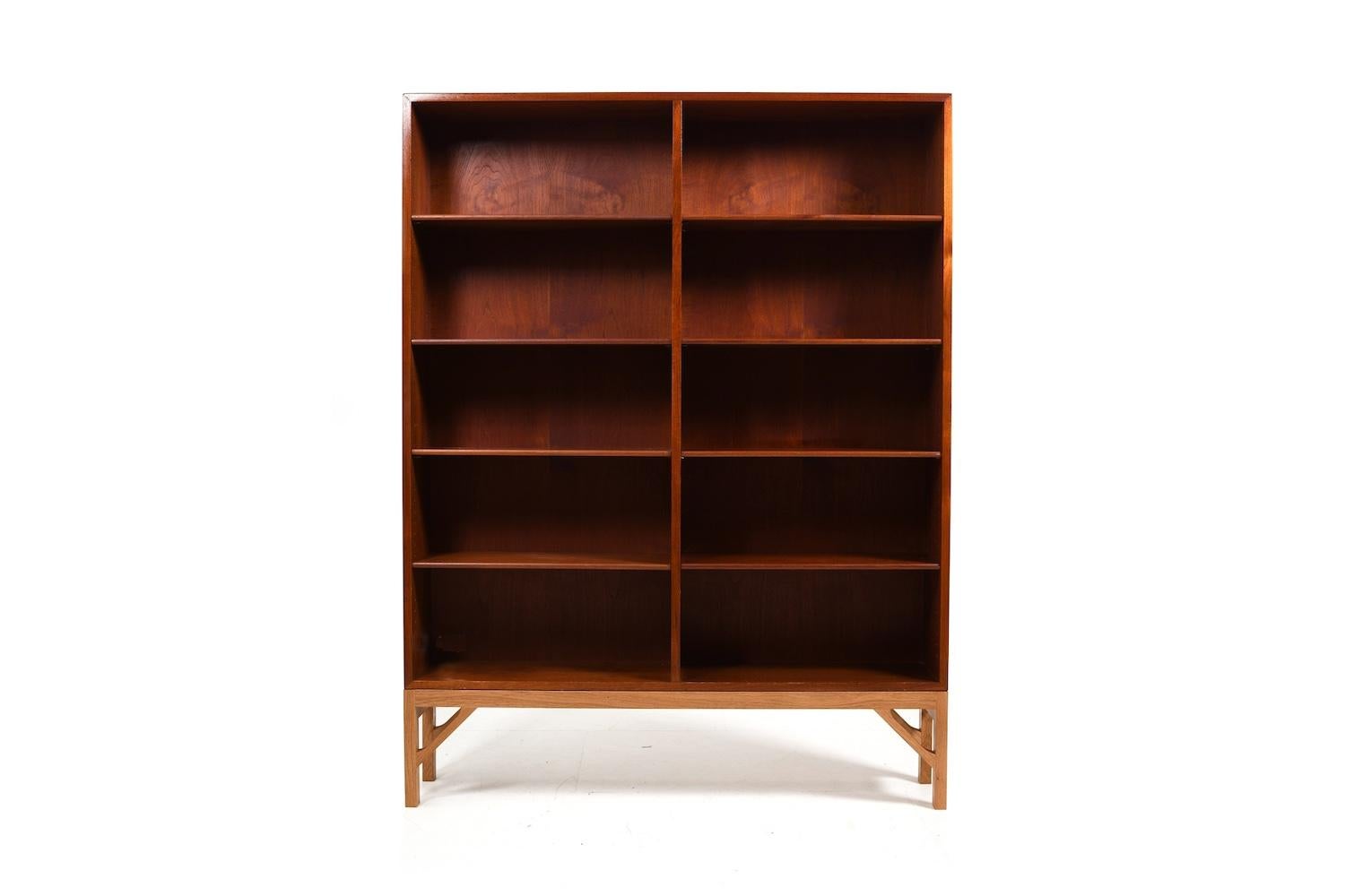 Book case,  model no.152 by Børge Mogensen for FDB Møbler. Teak shelve on solid oak base. He designed his China Series in 1960s. Produced i1960s. A not so nice hole for cables etc. in the back wall was closed by us / glued over with a piece of back