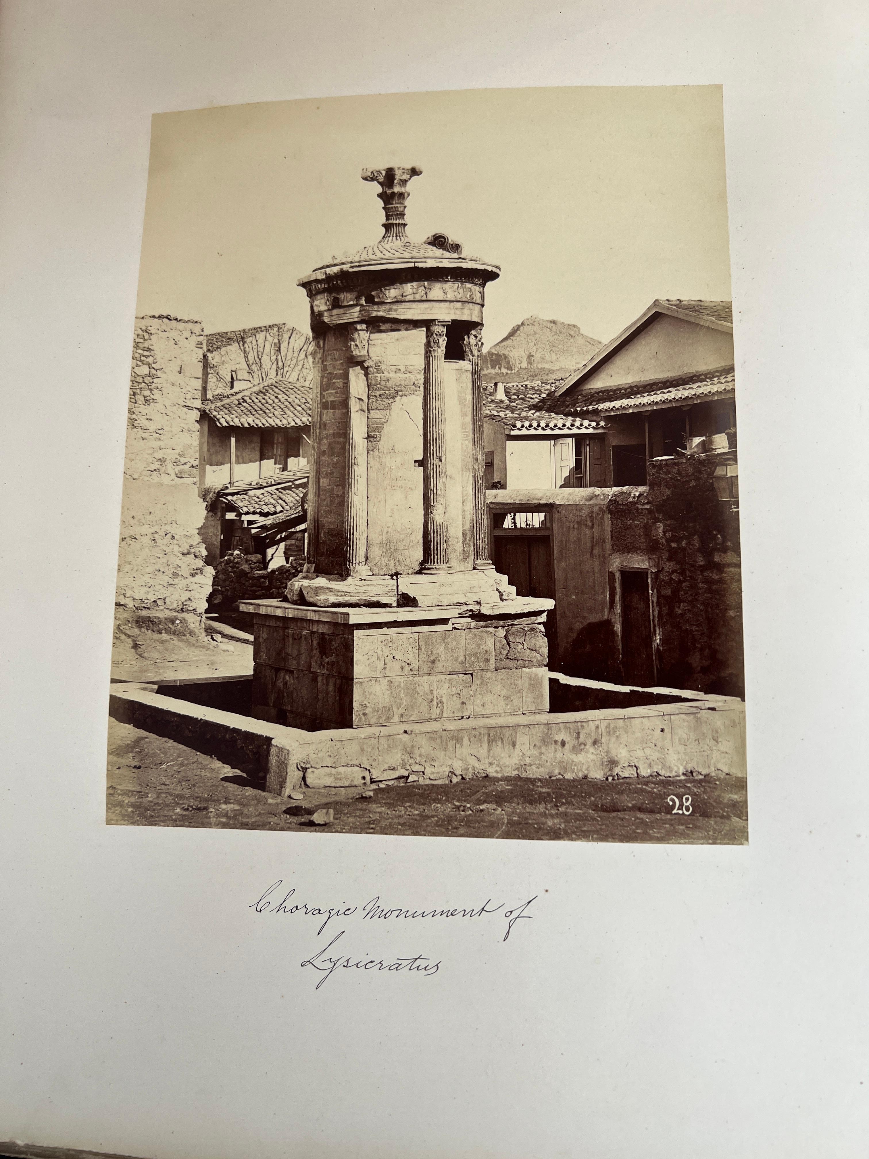 Papier Livre contenant 47 photographies à travers la Syrie, l'Égypte et plus encore C. 1875 Felix Bonfils ? en vente