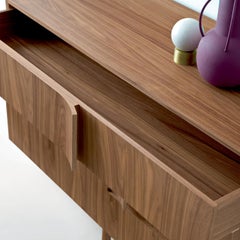 Cómoda Libro en Nogal Canaletto con Base de Cristal