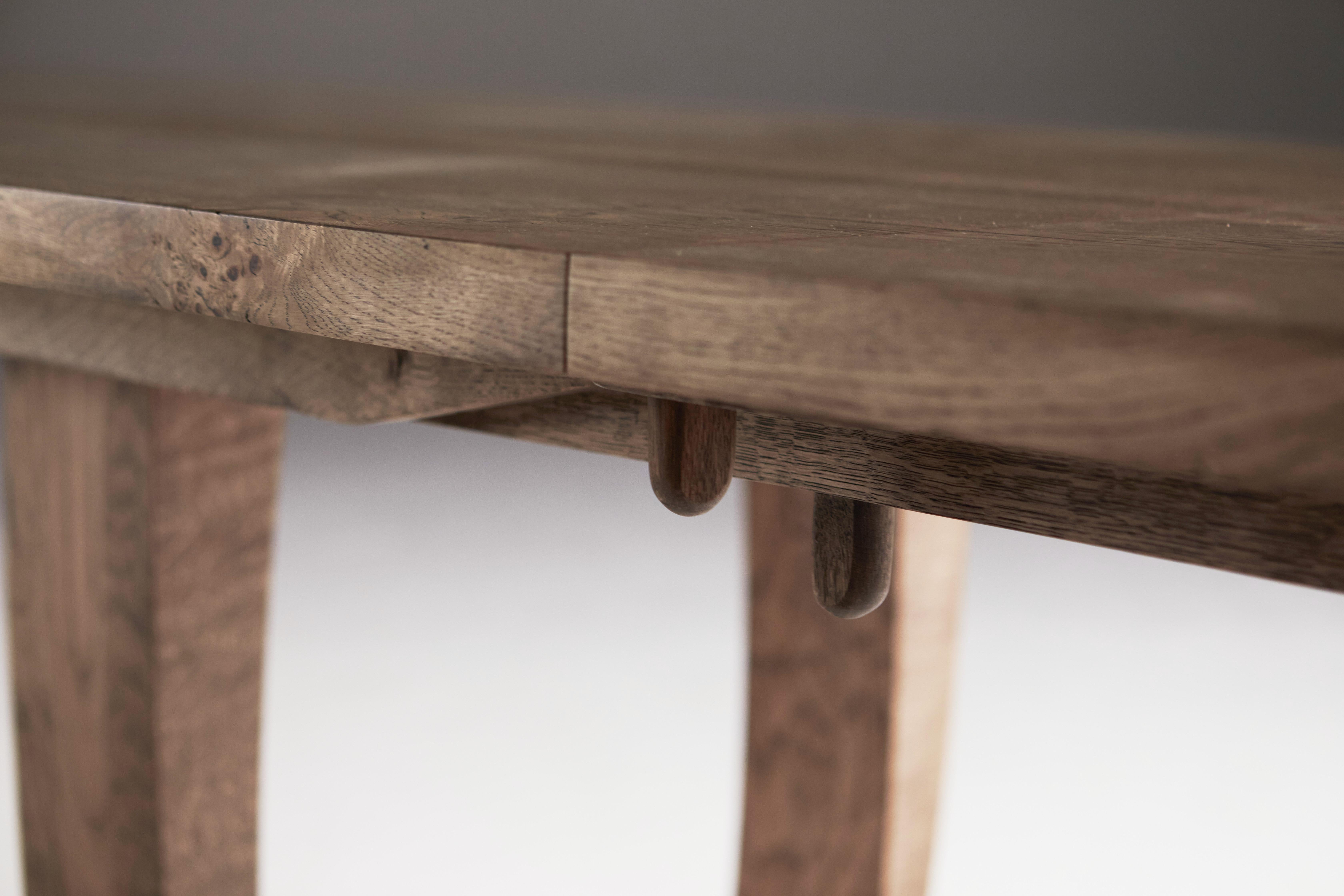 Table à rallonge assortie en chêne anglais massif en vente 5