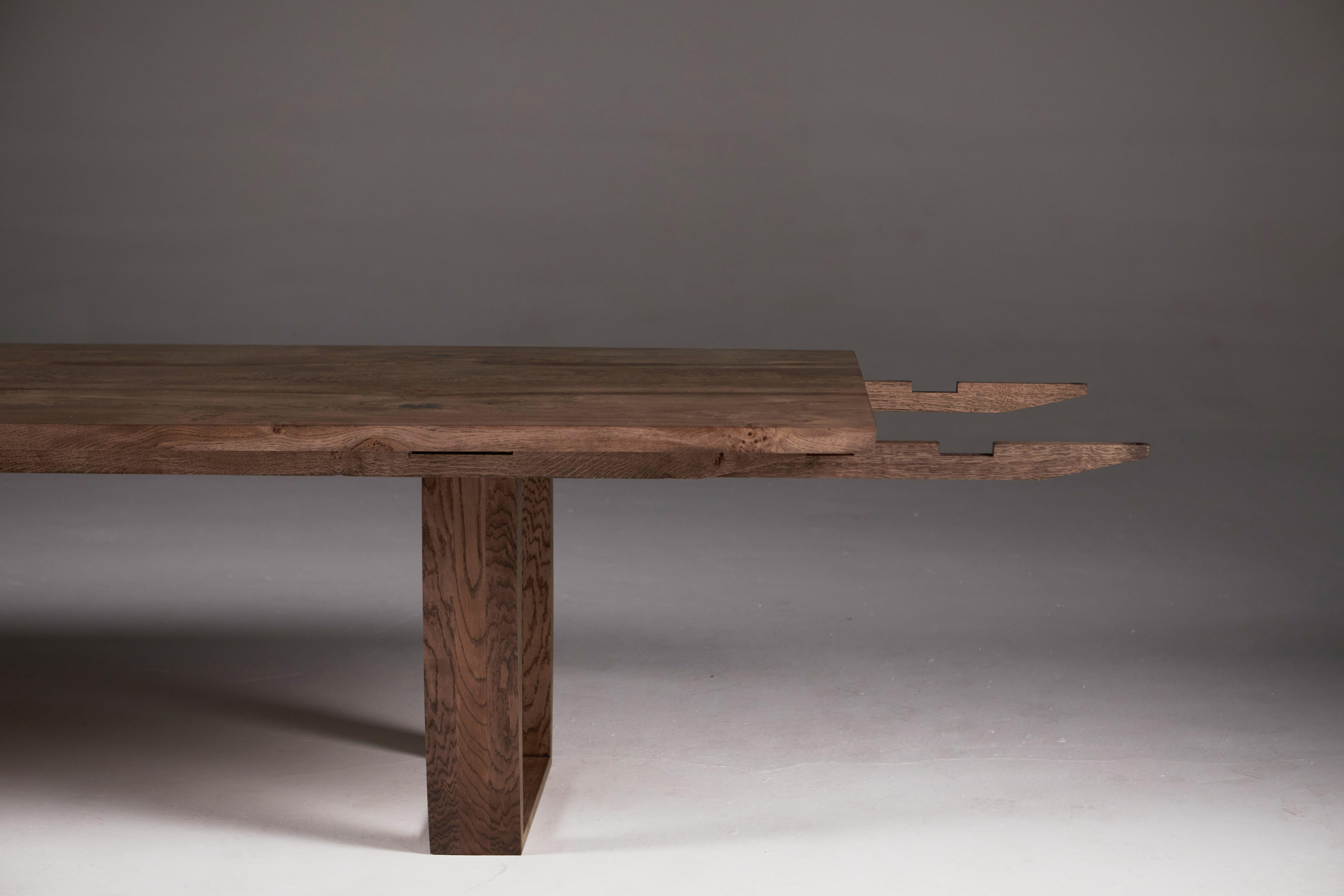 Table à rallonge assortie en chêne anglais massif en vente 7