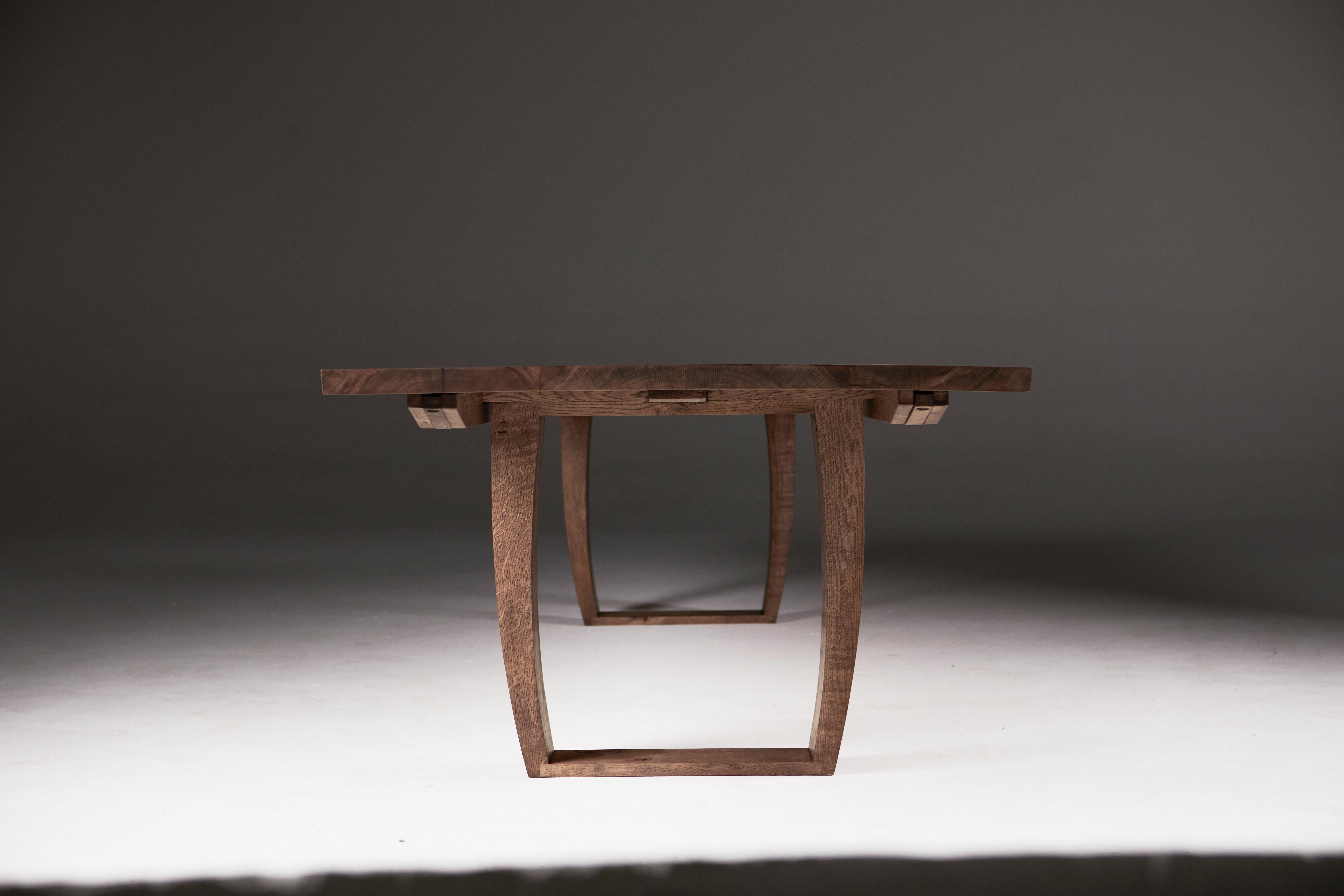 Table à rallonge assortie en chêne anglais massif en vente 8