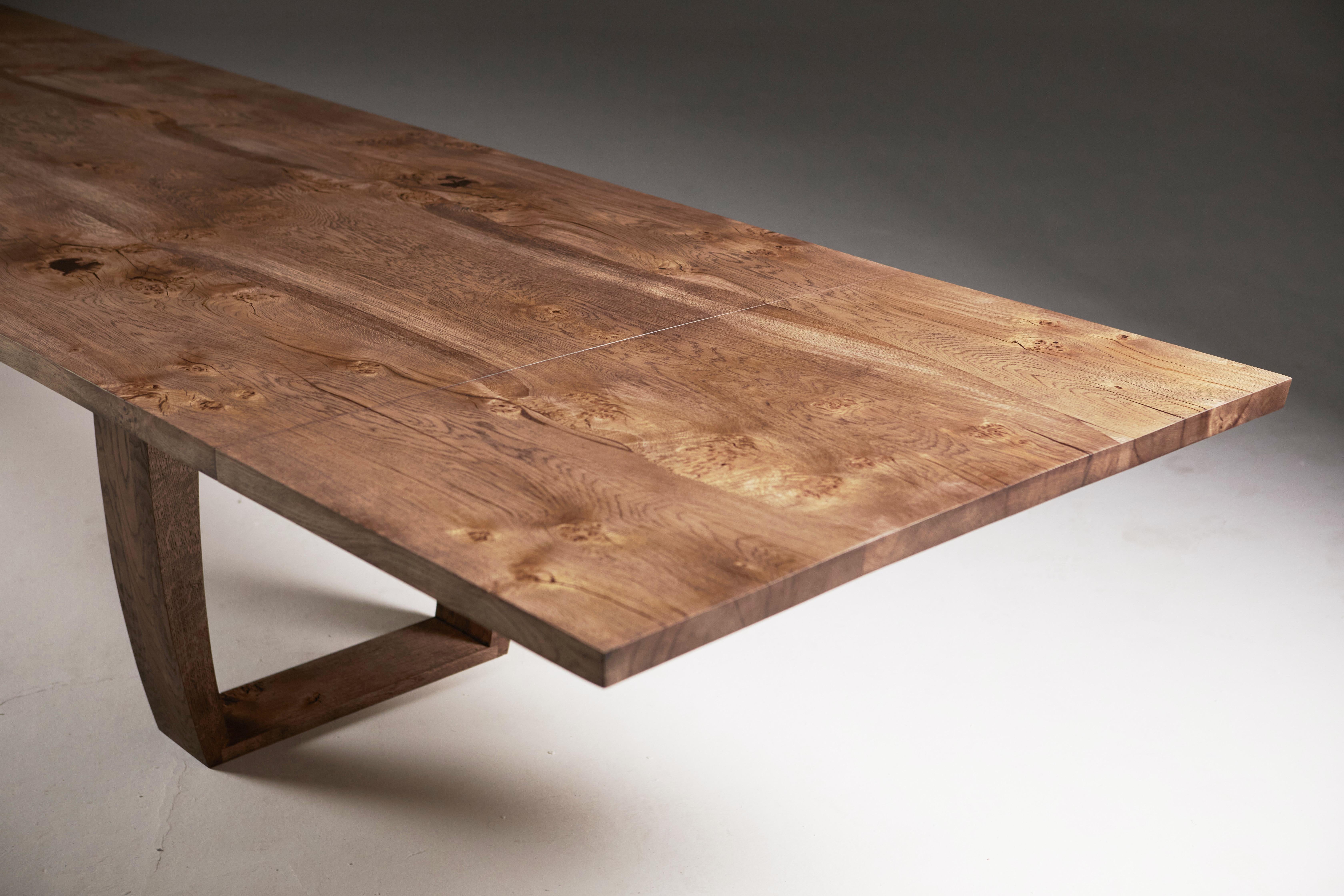 Table à rallonge assortie en chêne anglais massif en vente 3