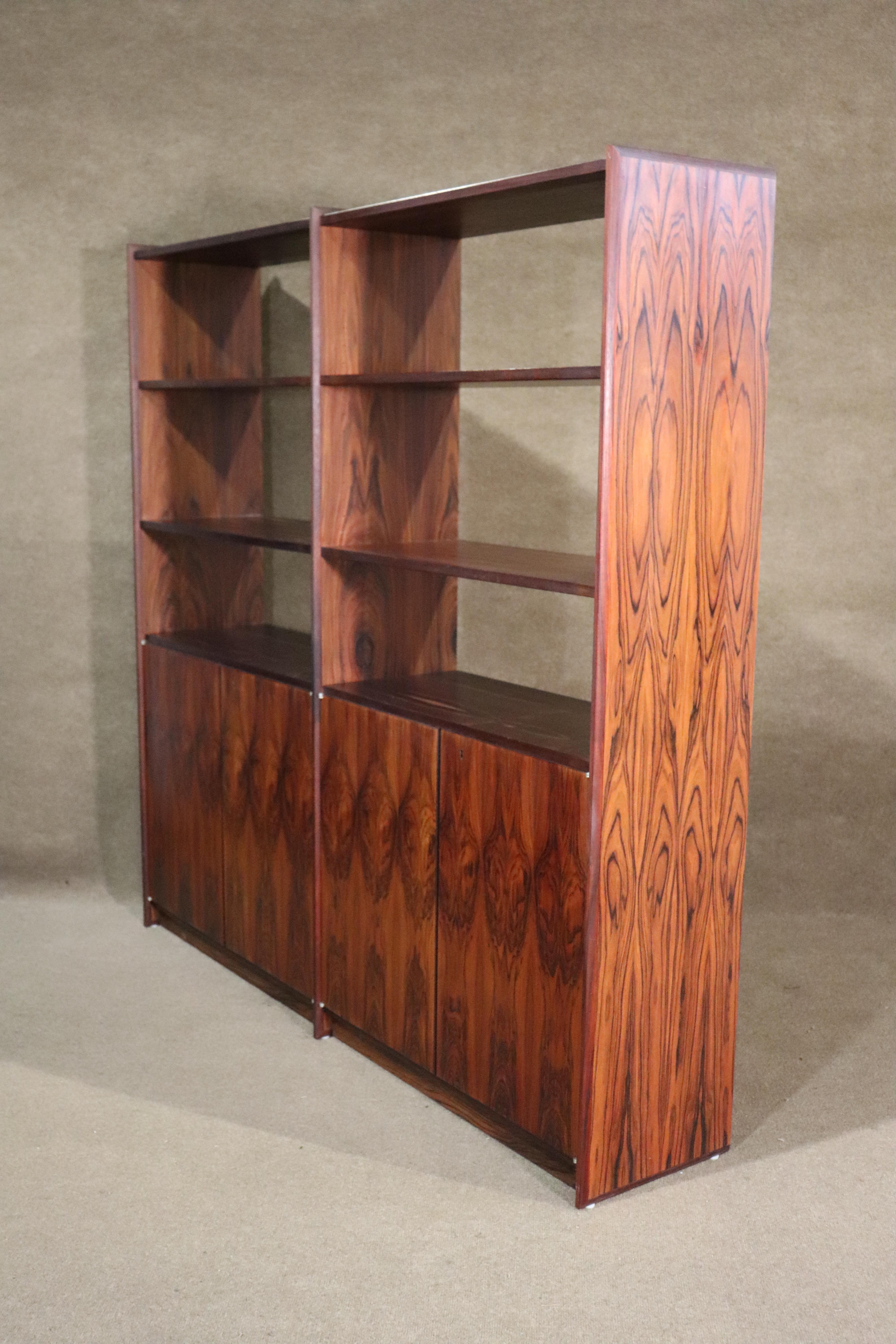Book Matched Rosewood Room Divider In Good Condition In Brooklyn, NY