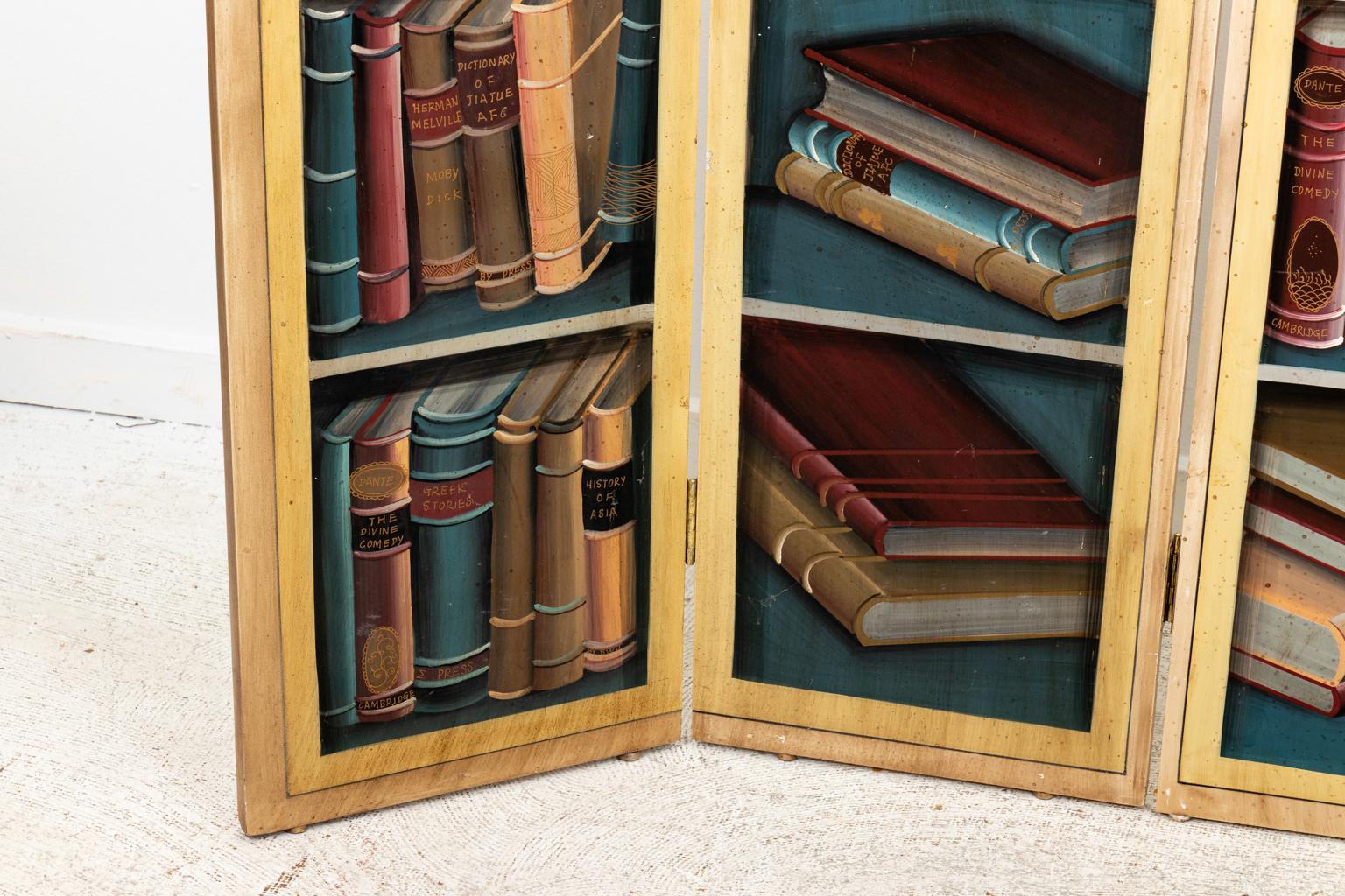 Book Motif Painted Screen In Good Condition In Stamford, CT