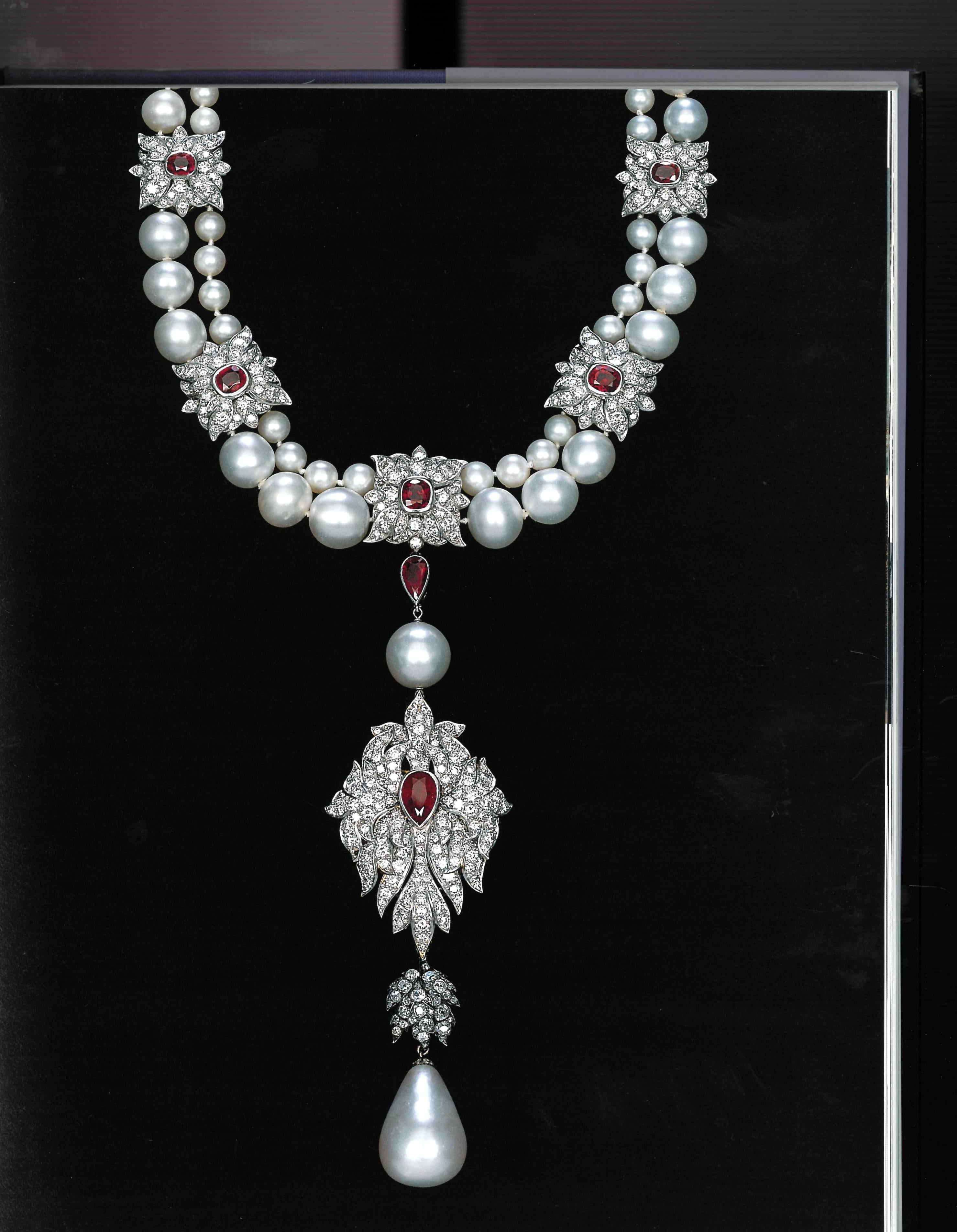 Book of ELIZABETH TAYLOR, My Love Affair with Jewelry In Good Condition In North Yorkshire, GB