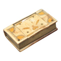 Boîte en forme de livre, corne ou bois de cervidé, métal, XIXe siècle