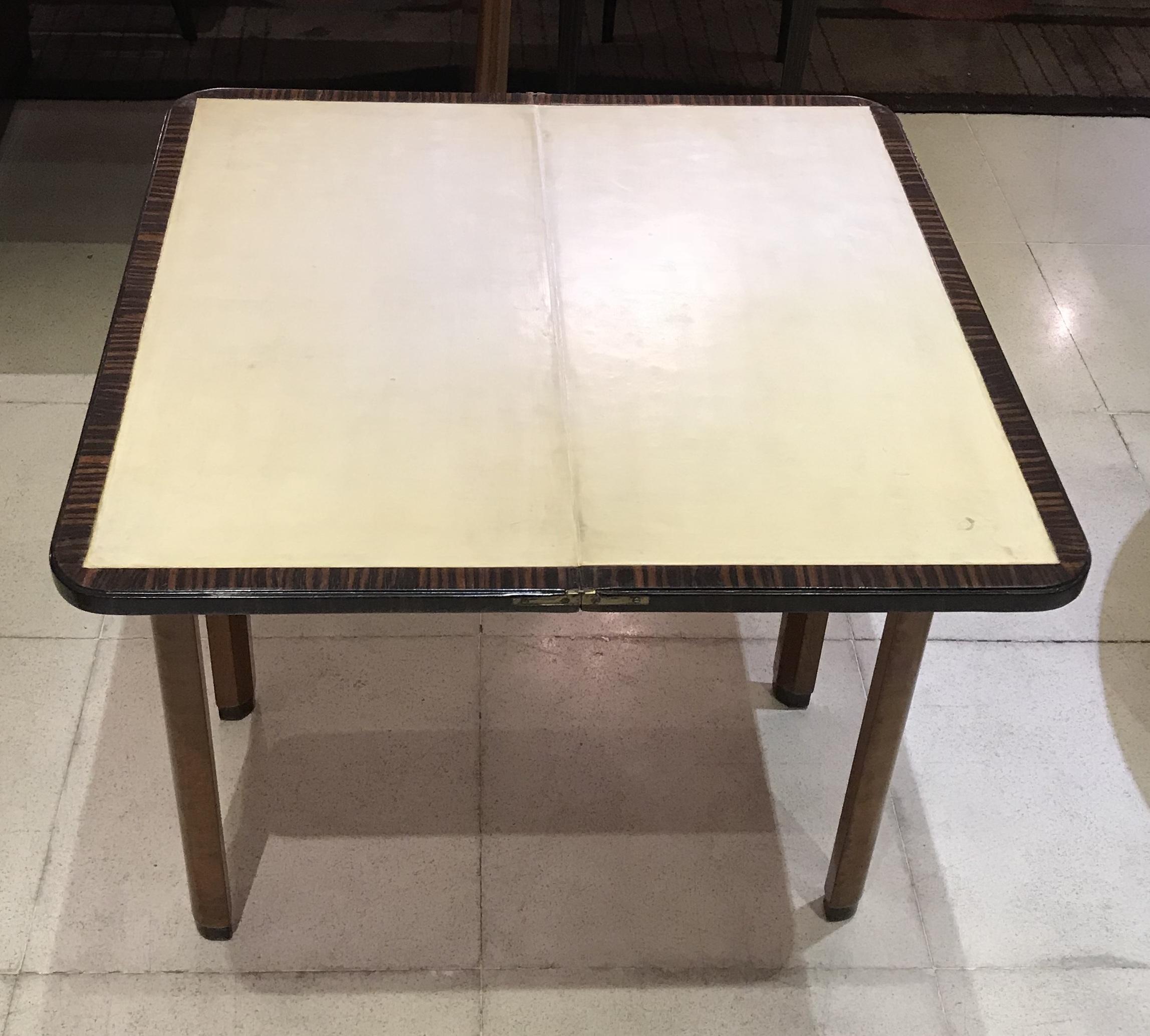 Console Art Deco

Material: Wood and parchment (leather)
France.
We have specialized in the sale of Art Deco and Art Nouveau and Vintage styles since 1982. If you have any questions we are at your disposal.
Pushing the button that reads 'View All