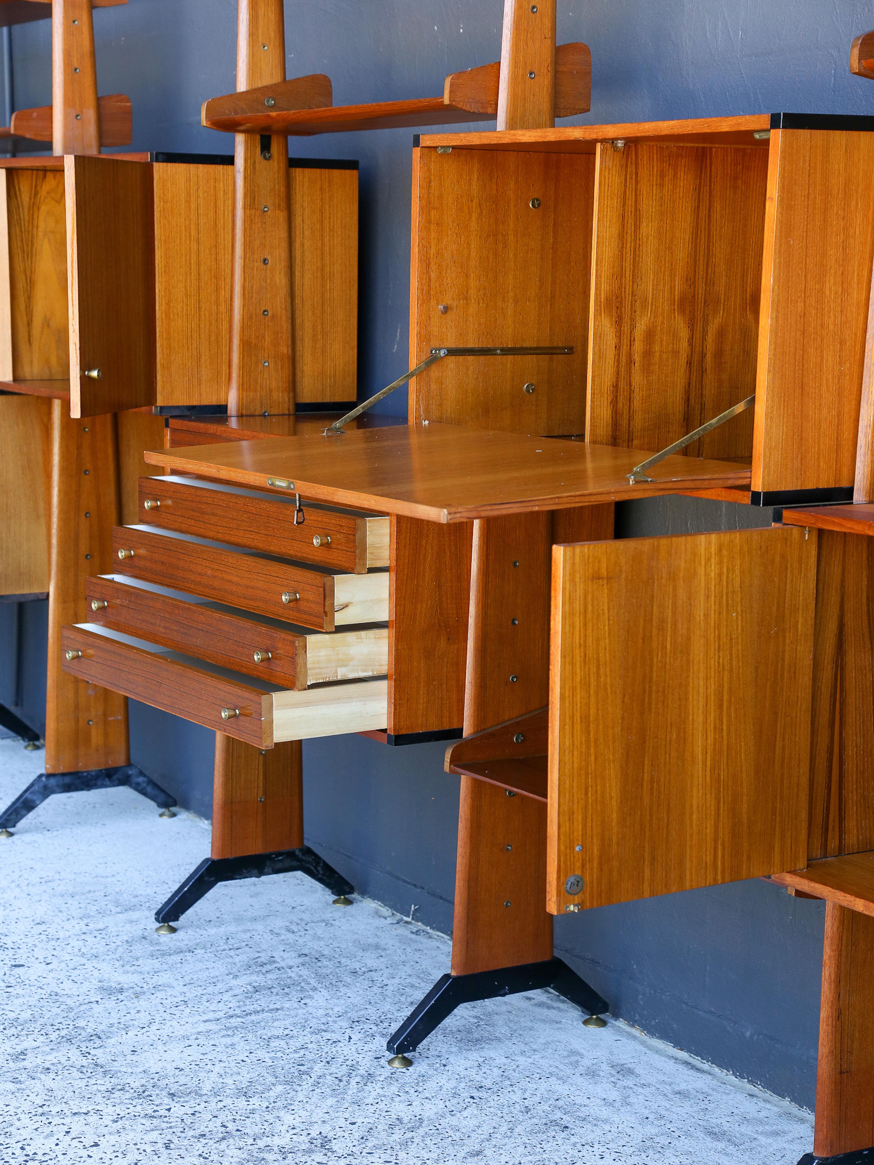 Bookcase by AV Arredamenti Contemporanei in Teak & Brass For Sale 5