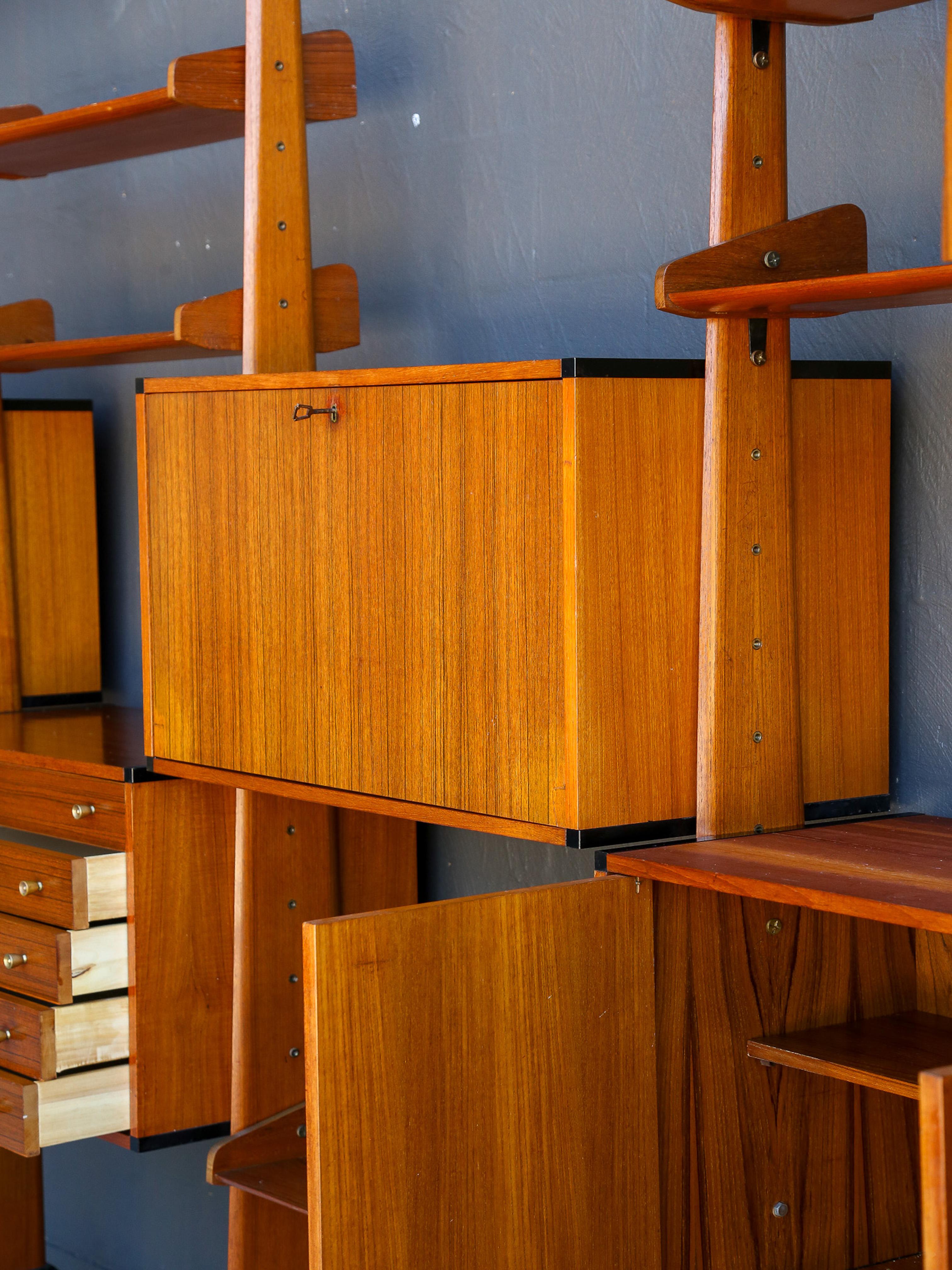 Bookcase by AV Arredamenti Contemporanei in Teak & Brass For Sale 11