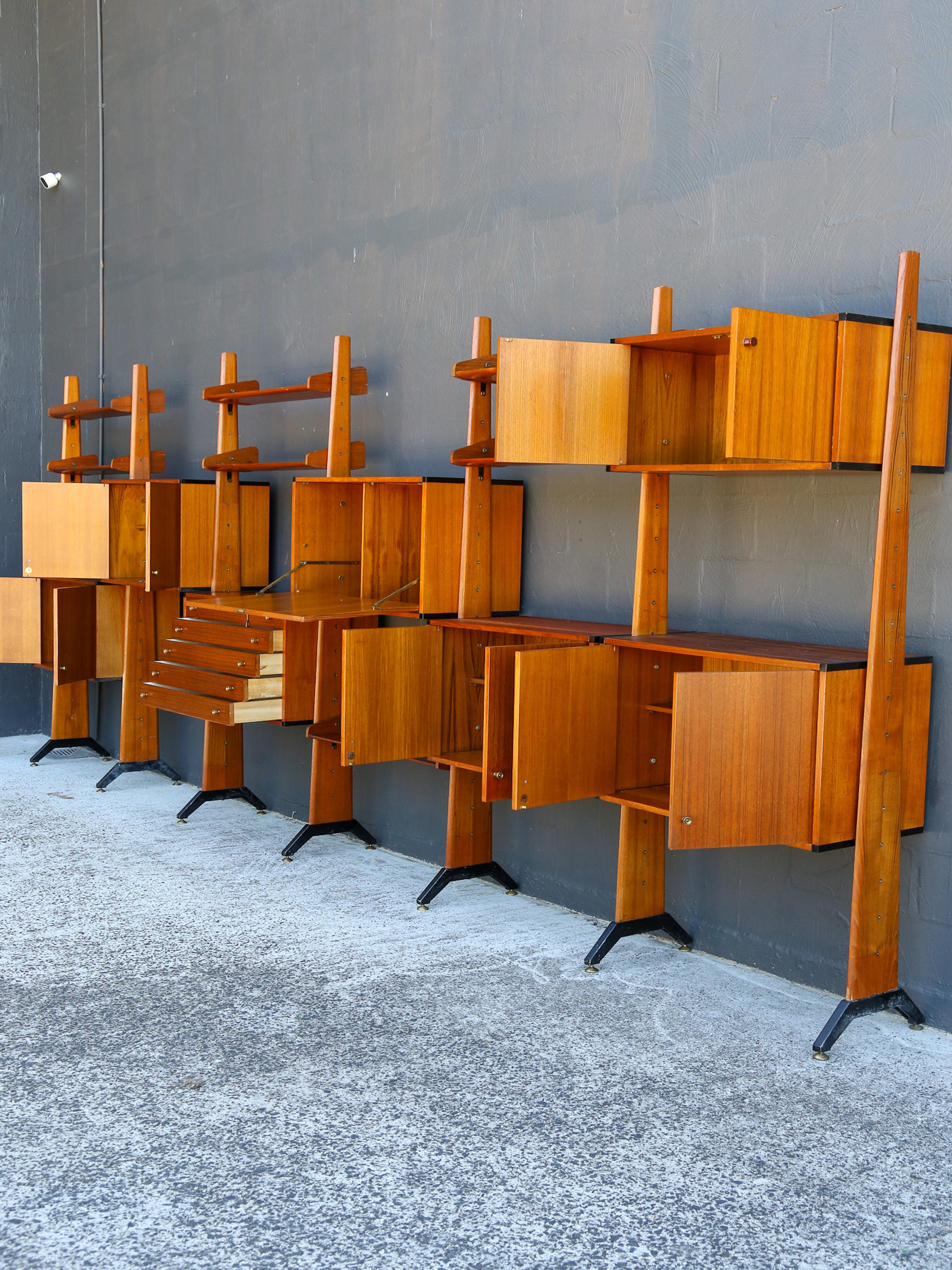 Bookcase by AV Arredamenti Contemporanei in Teak & Brass For Sale 3