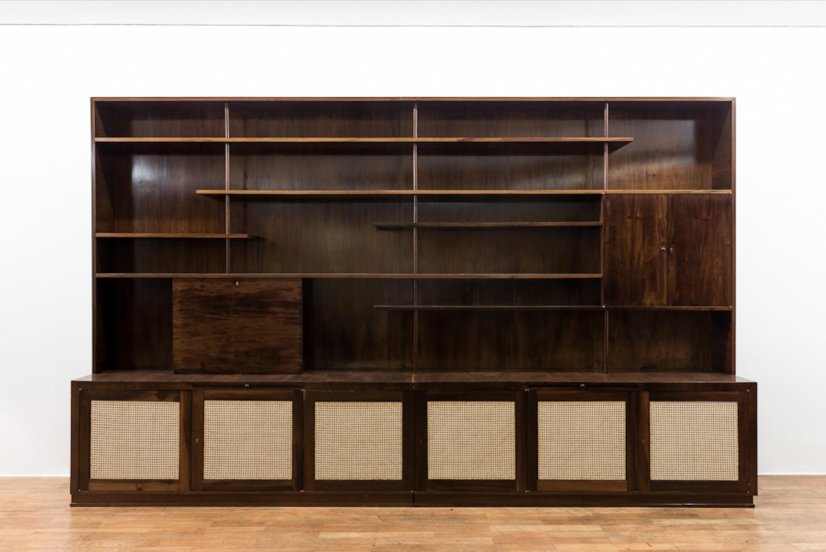 Bookcase by Joaquim Tenreiro in Brazilian Walnut, 1960s, Mid-Century Modern In Good Condition In New York, NY