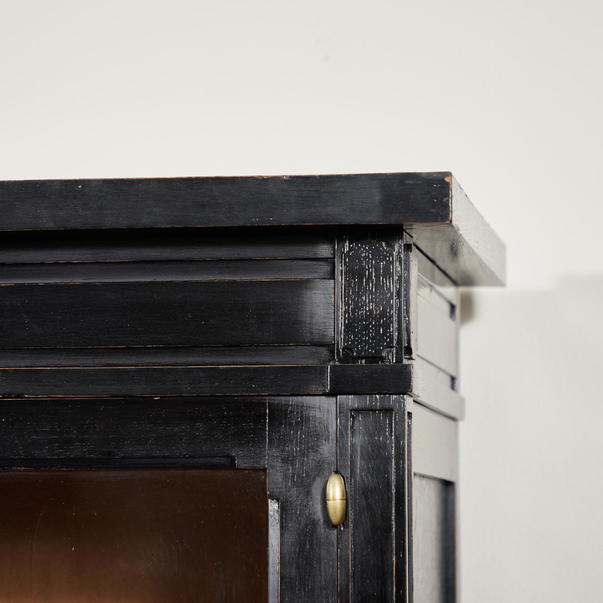 Late 19th Century Ebonized Black Oak Bookcase In Good Condition In Los Angeles, CA