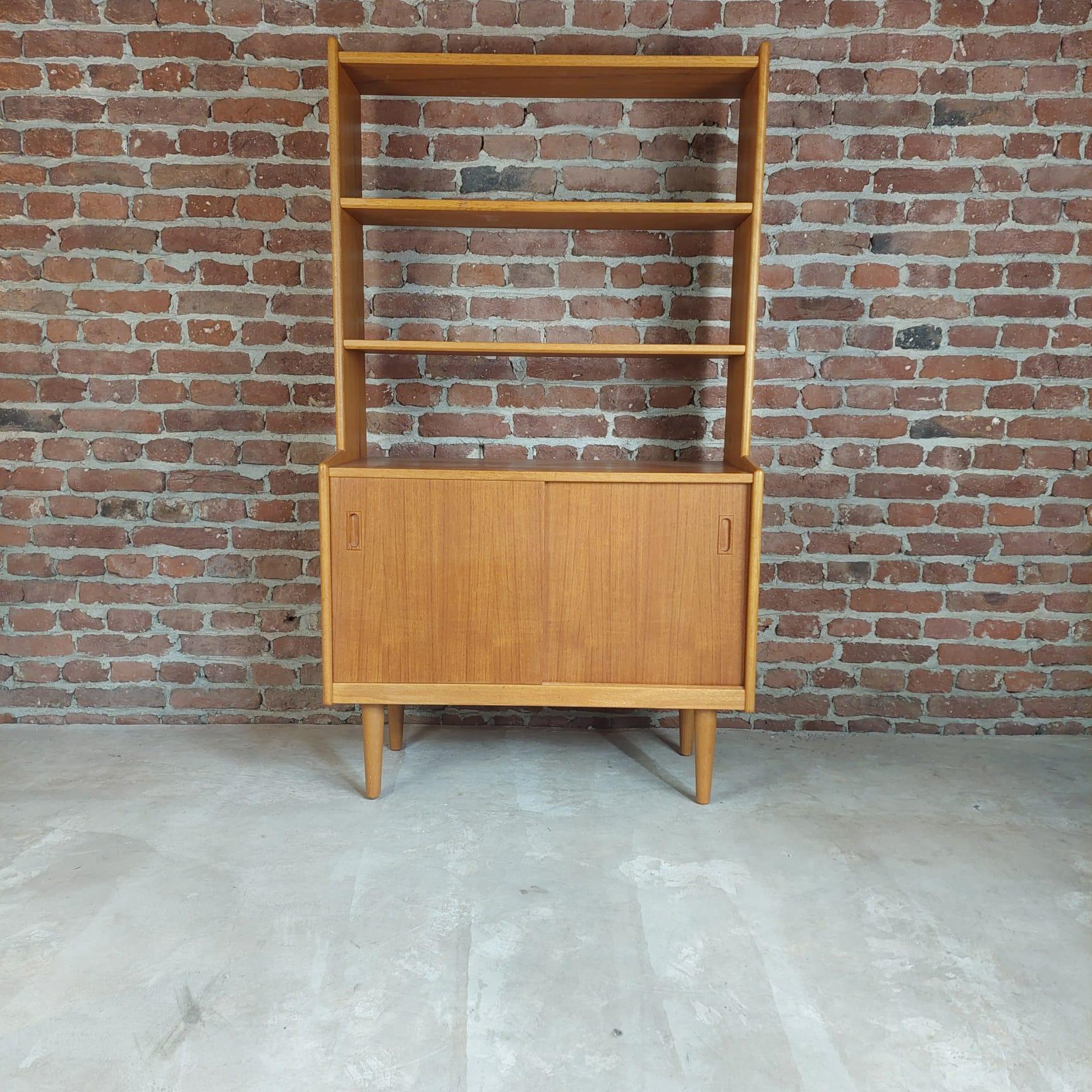 Veneer Bookcase in oak, Denmark 1960 For Sale