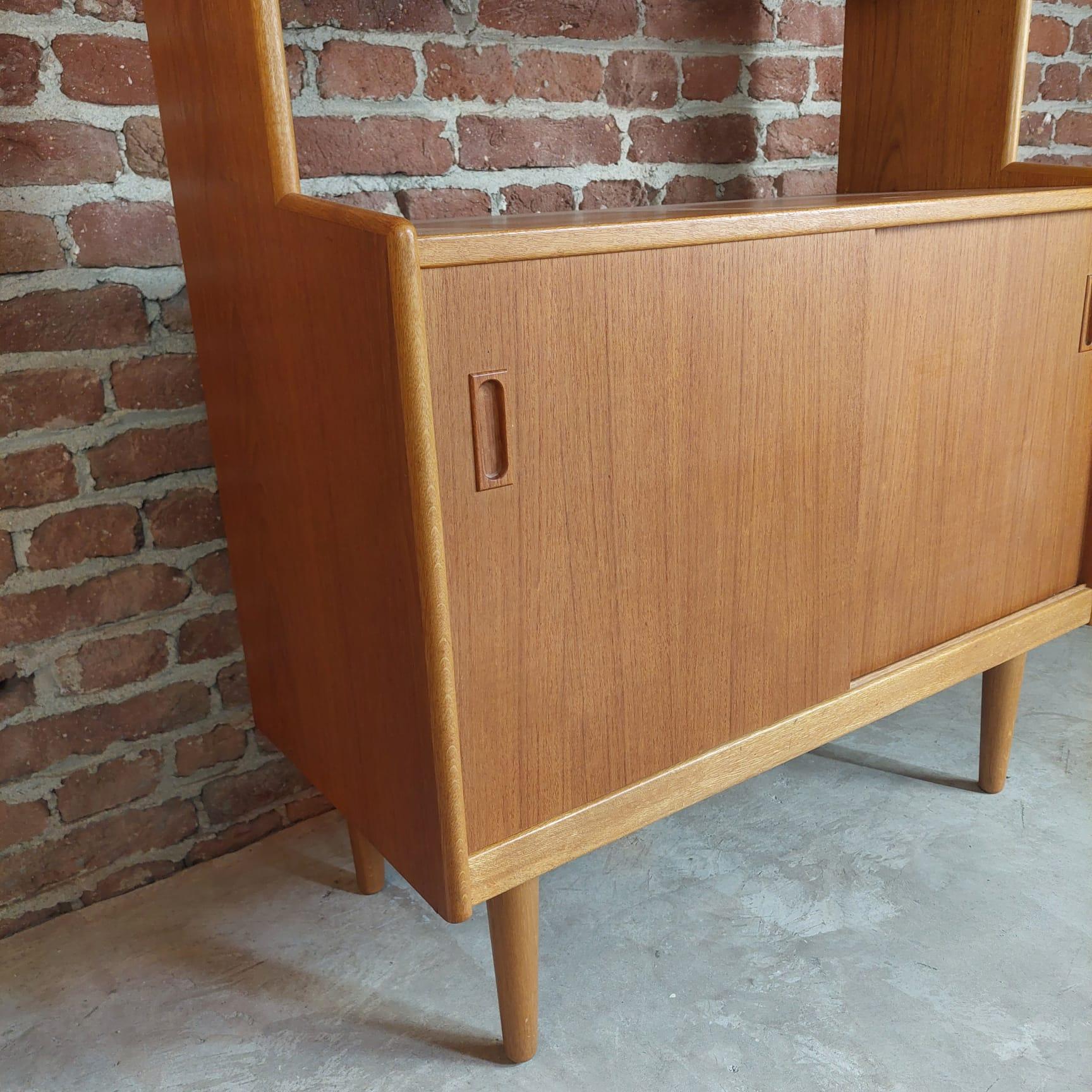 Bookcase in oak, Denmark 1960 In Excellent Condition For Sale In Torino, IT