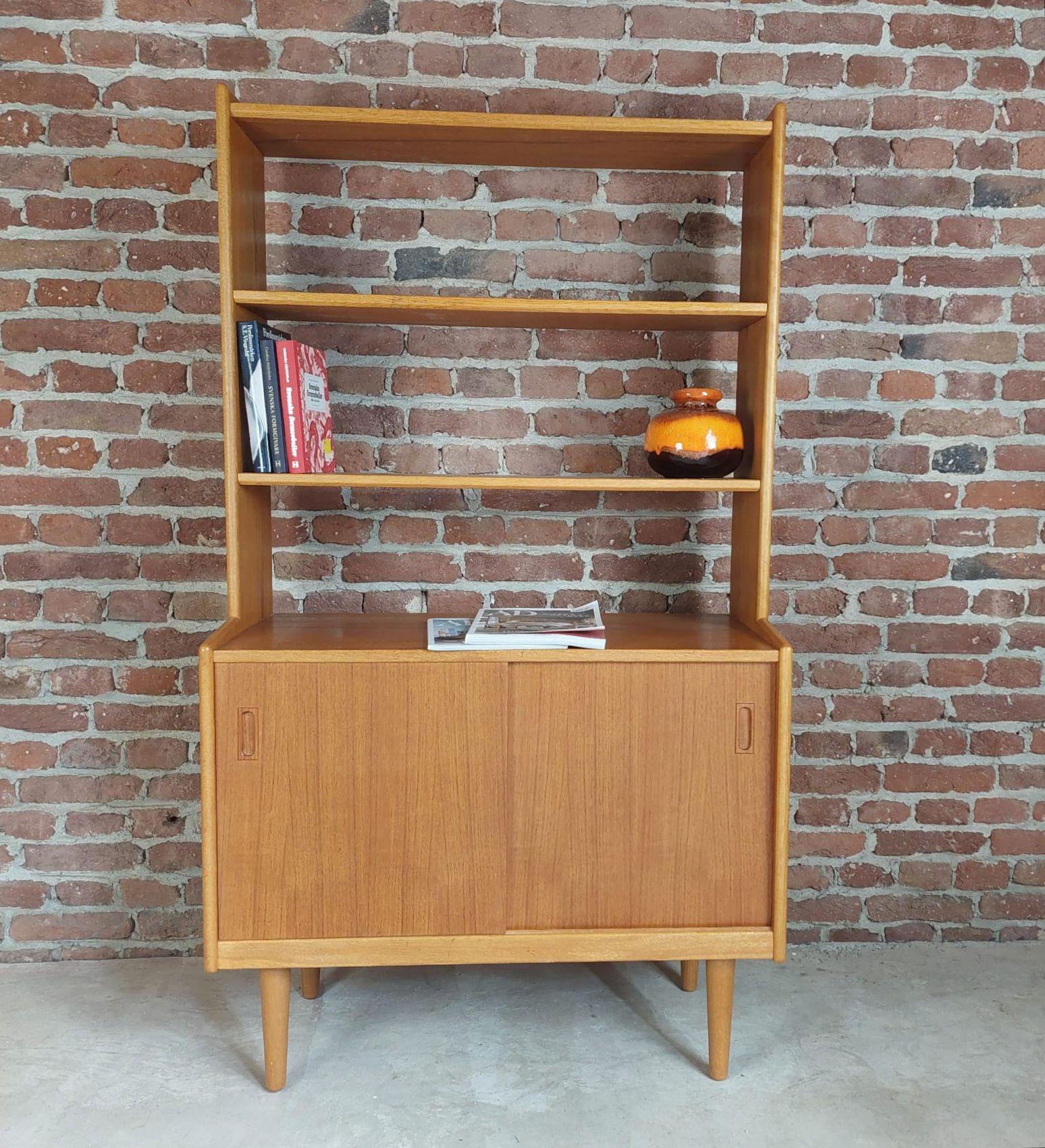 Mid-20th Century Bookcase in oak, Denmark 1960 For Sale
