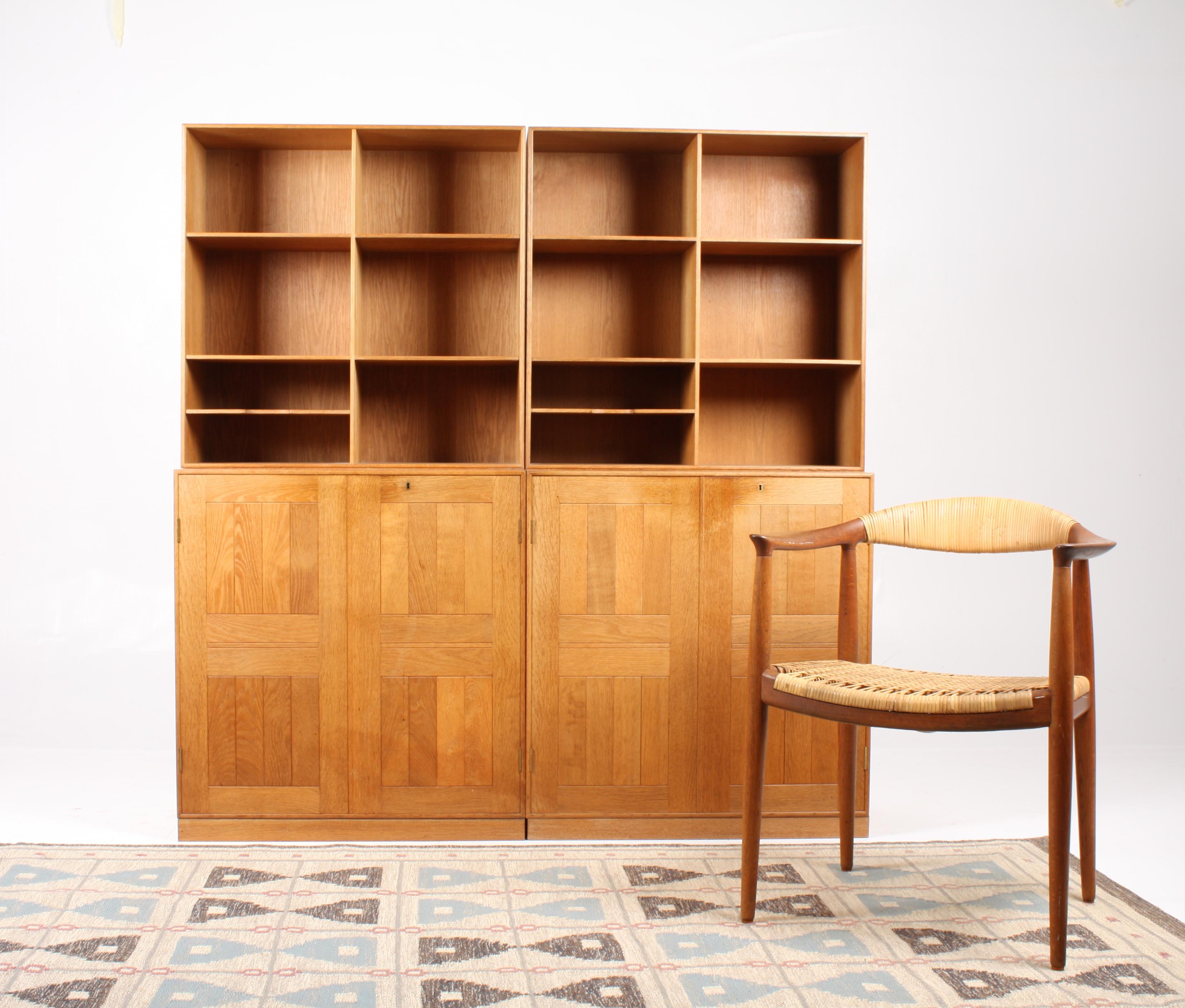 Bookcase in Solid Oak by Mogens Koch In Good Condition In Lejre, DK