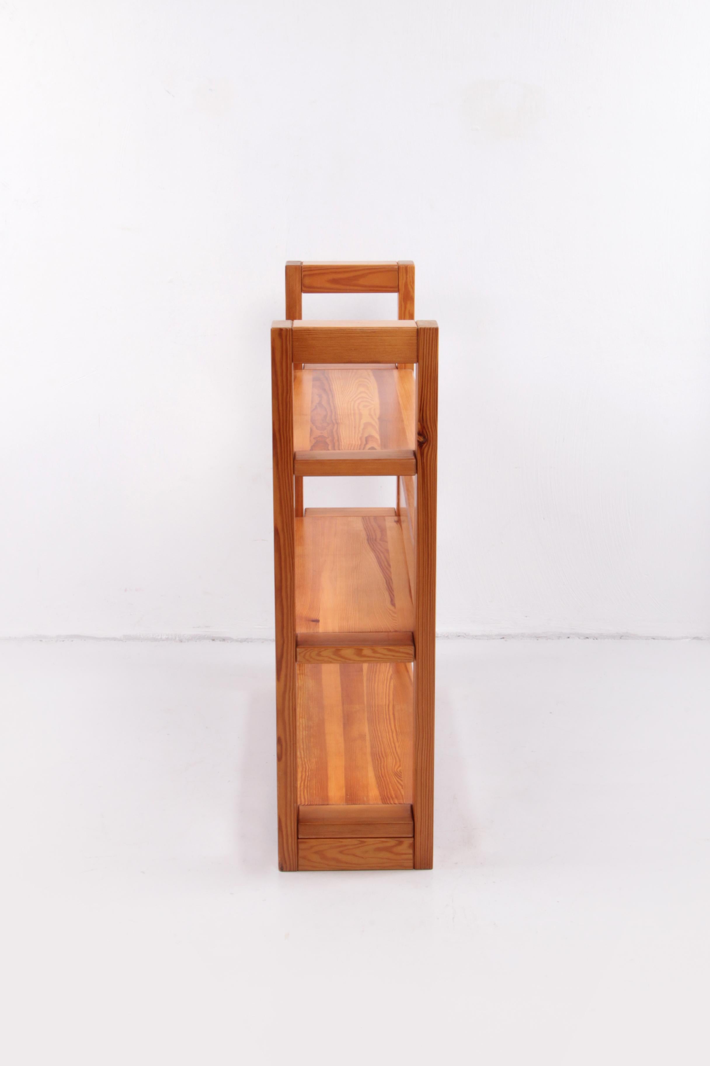 Mid-Century Modern Bookcase in the style of Maison Regain made of elm wood 1970, France