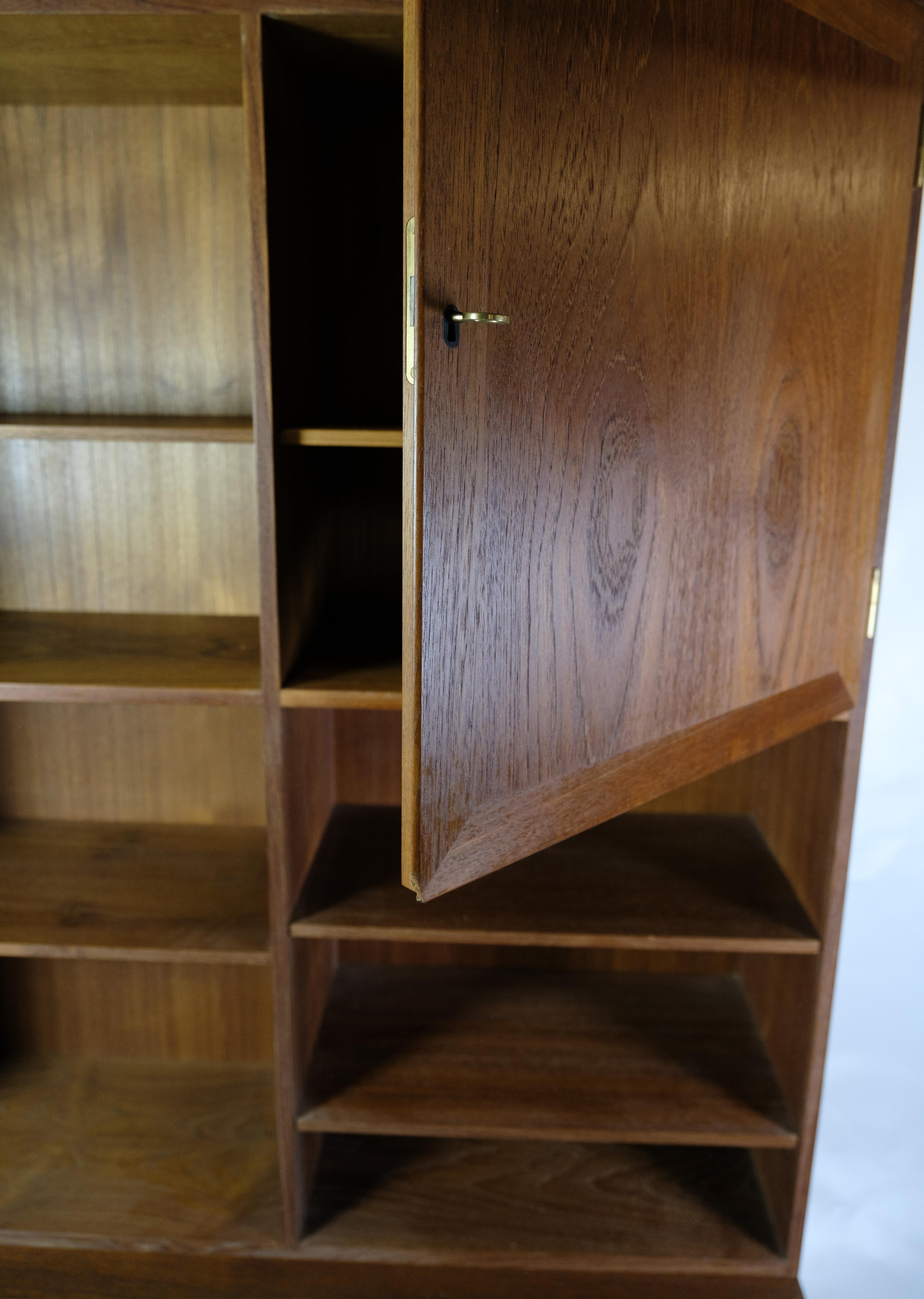 Bookcase Made In Teak, Danish design From 1960s For Sale 1
