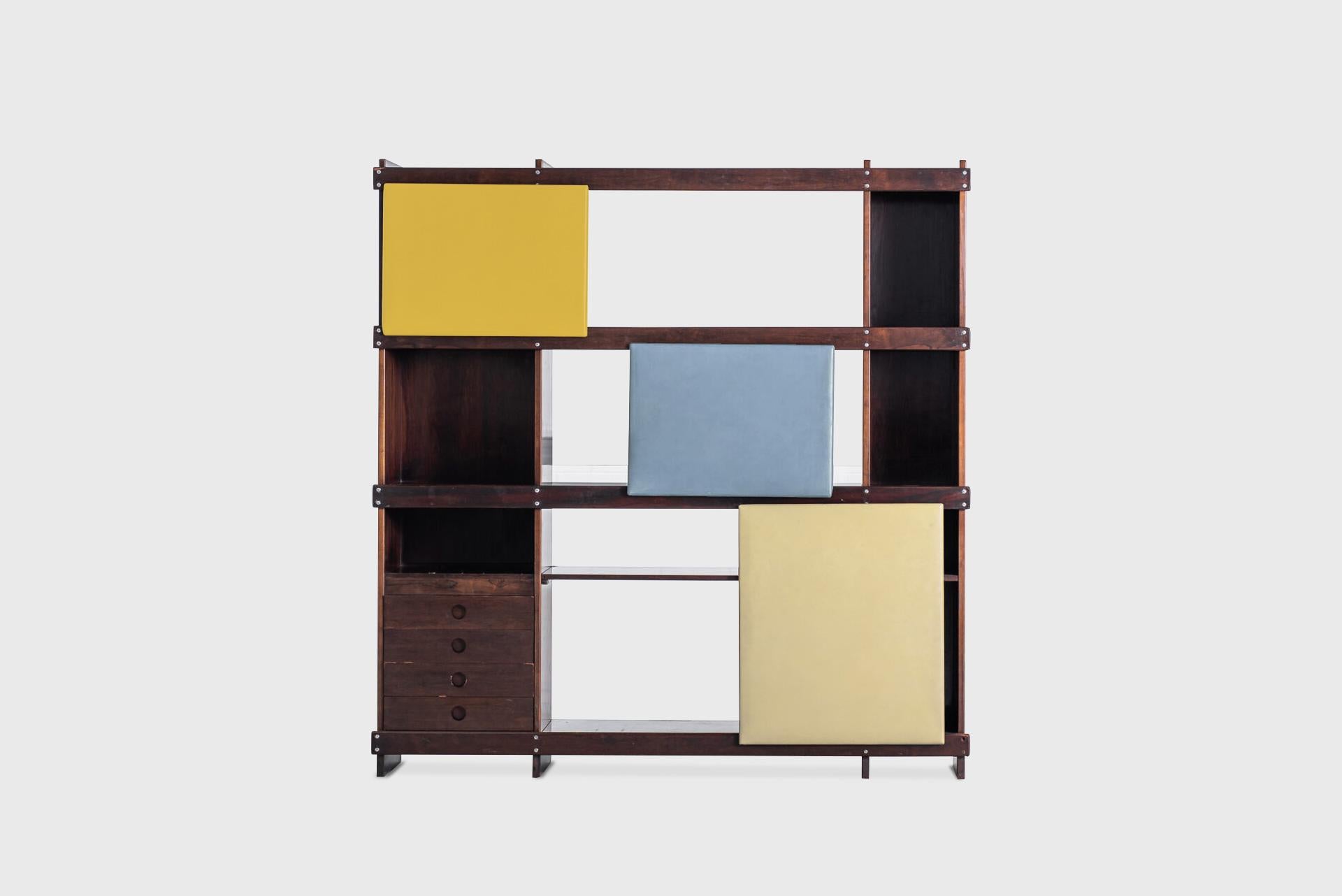 Bookcase model “Adolpho”
Manufactured by Sergio Rodrigues Brazil, 1960
Jacaranda, leather panels
Measurements
203 x 43 x 210h cm 79,9 x 16,9 x 82,7h in
