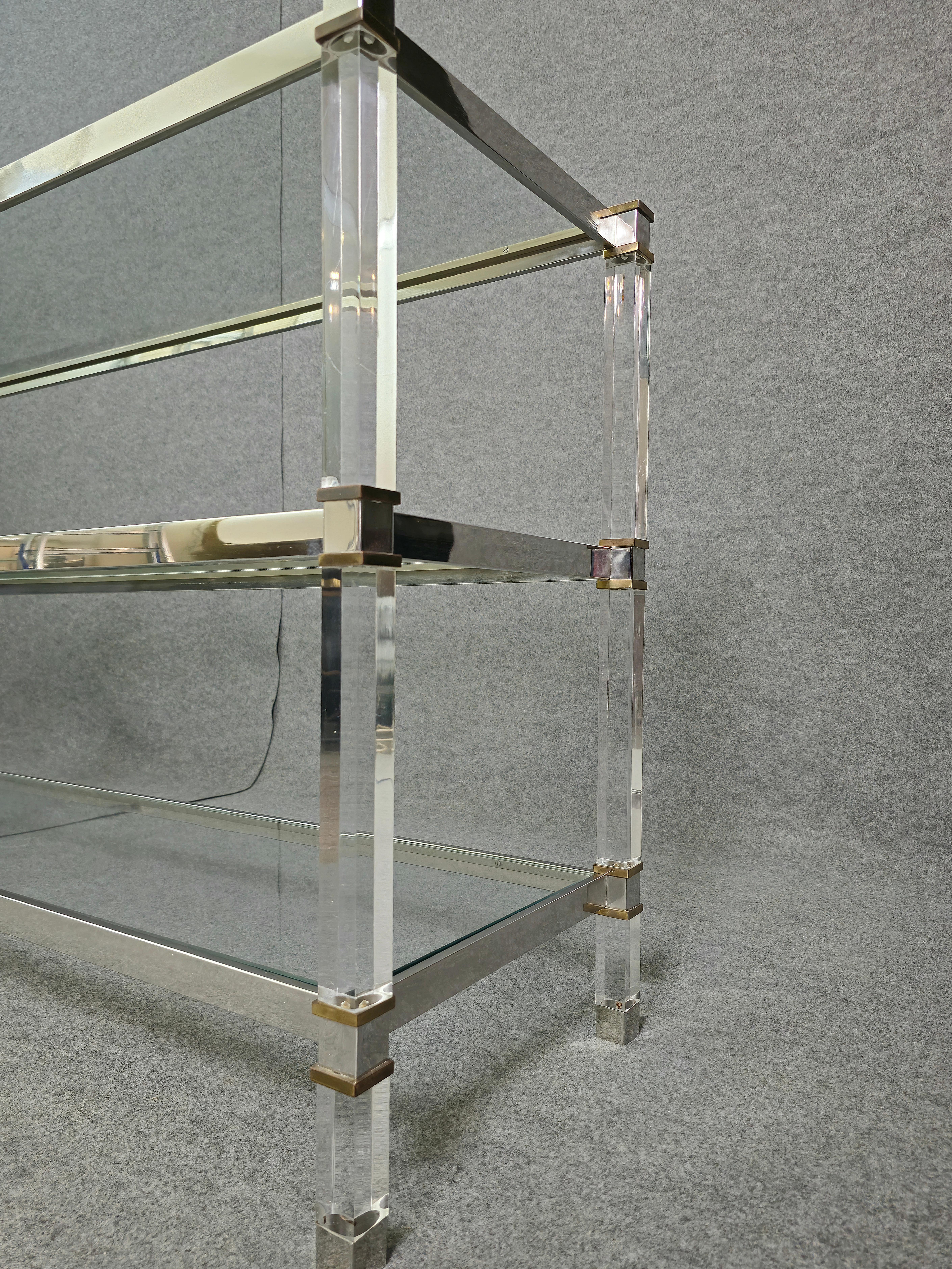 Italian Bookcase Shelf in Plexiglass, Steel and Brass Midcentury Design Italia 1970s For Sale
