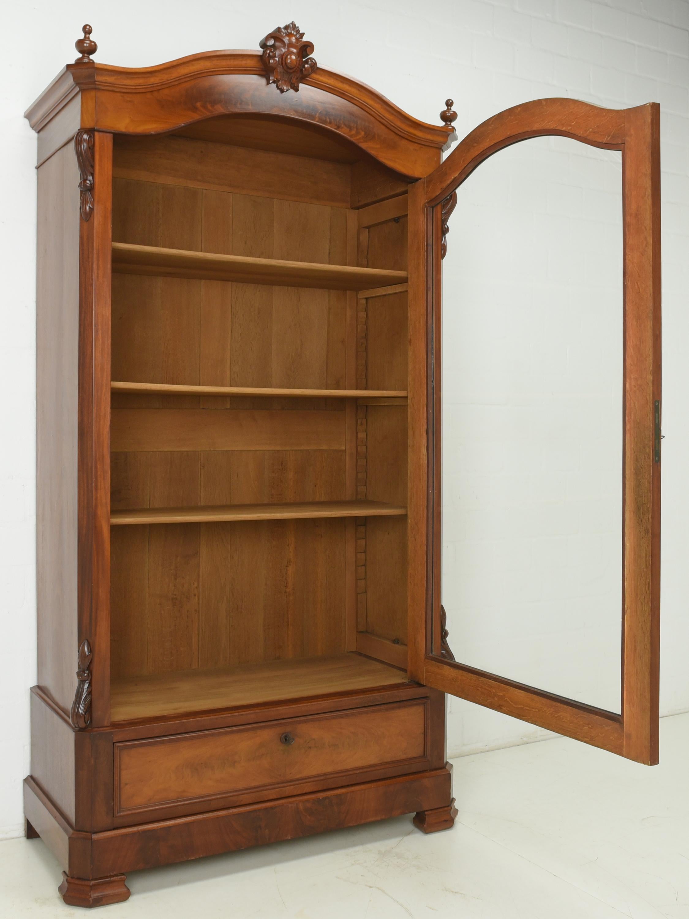 Bookcase Showcase in Mahogany Shellac, circa 1880 For Sale at 1stDibs
