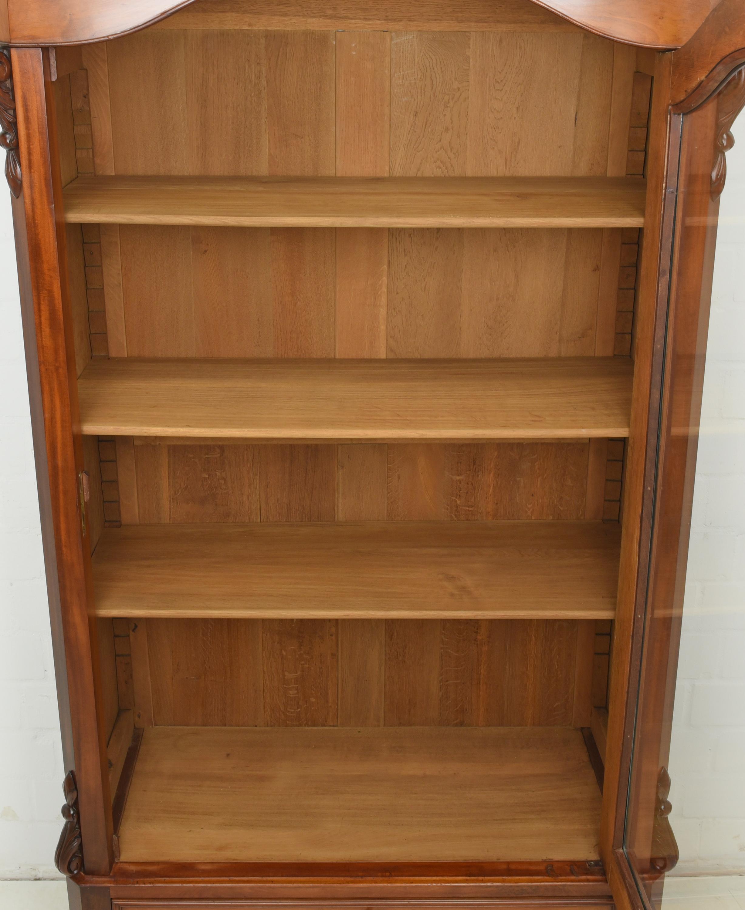 Bookcase Showcase in Mahogany Shellac, circa 1880 For Sale at 1stDibs
