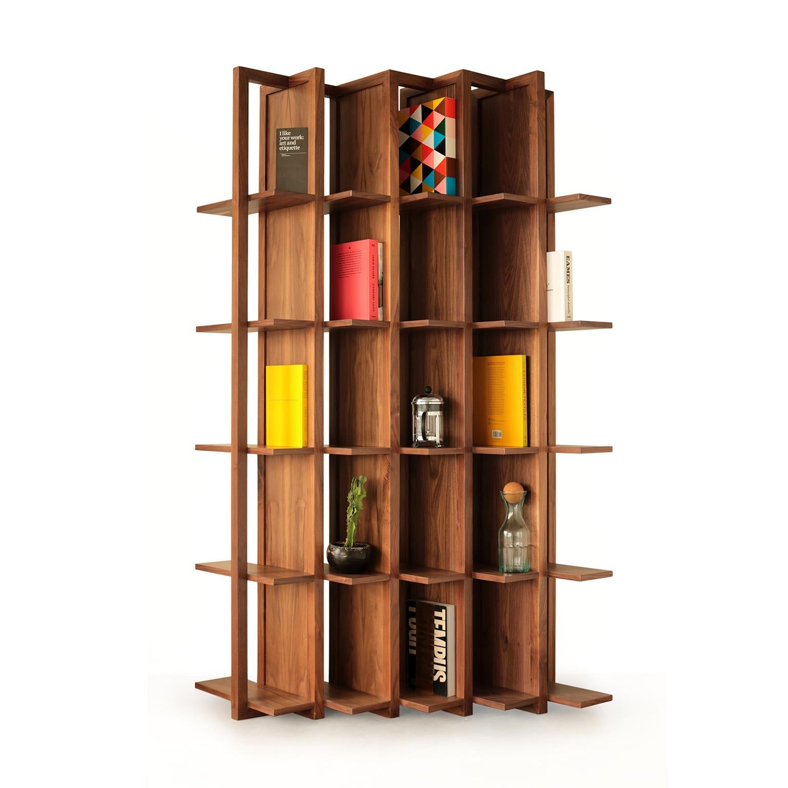 Transversal is a bookcase and space divider, created in solid wood and natural veneer boards. It is the result of the collaboration between FOAM design studio and Breuer carpenters, a Mexican company with years of experience in the manufacture of