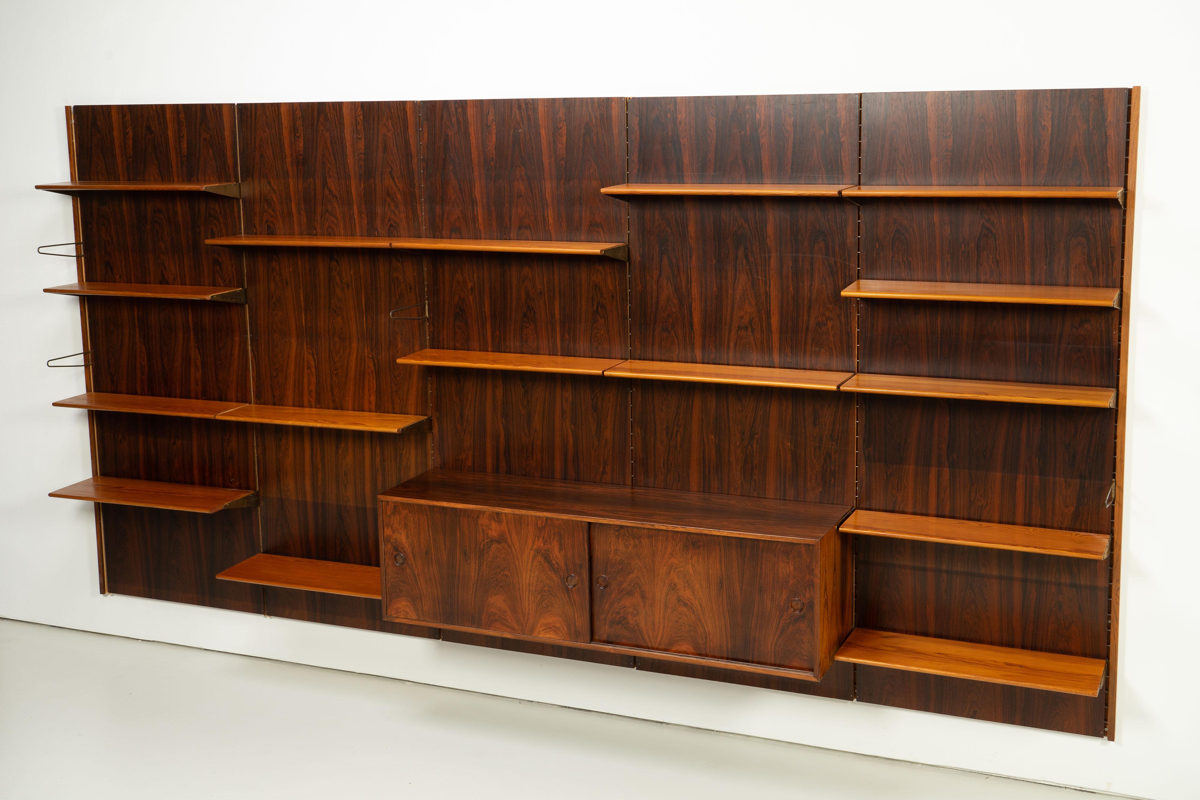 Bookcase / Wall Unit by Finn Juhl BO71 for Bovirke, 1960s Rosewood Pine Brass In Good Condition For Sale In Munster, DE