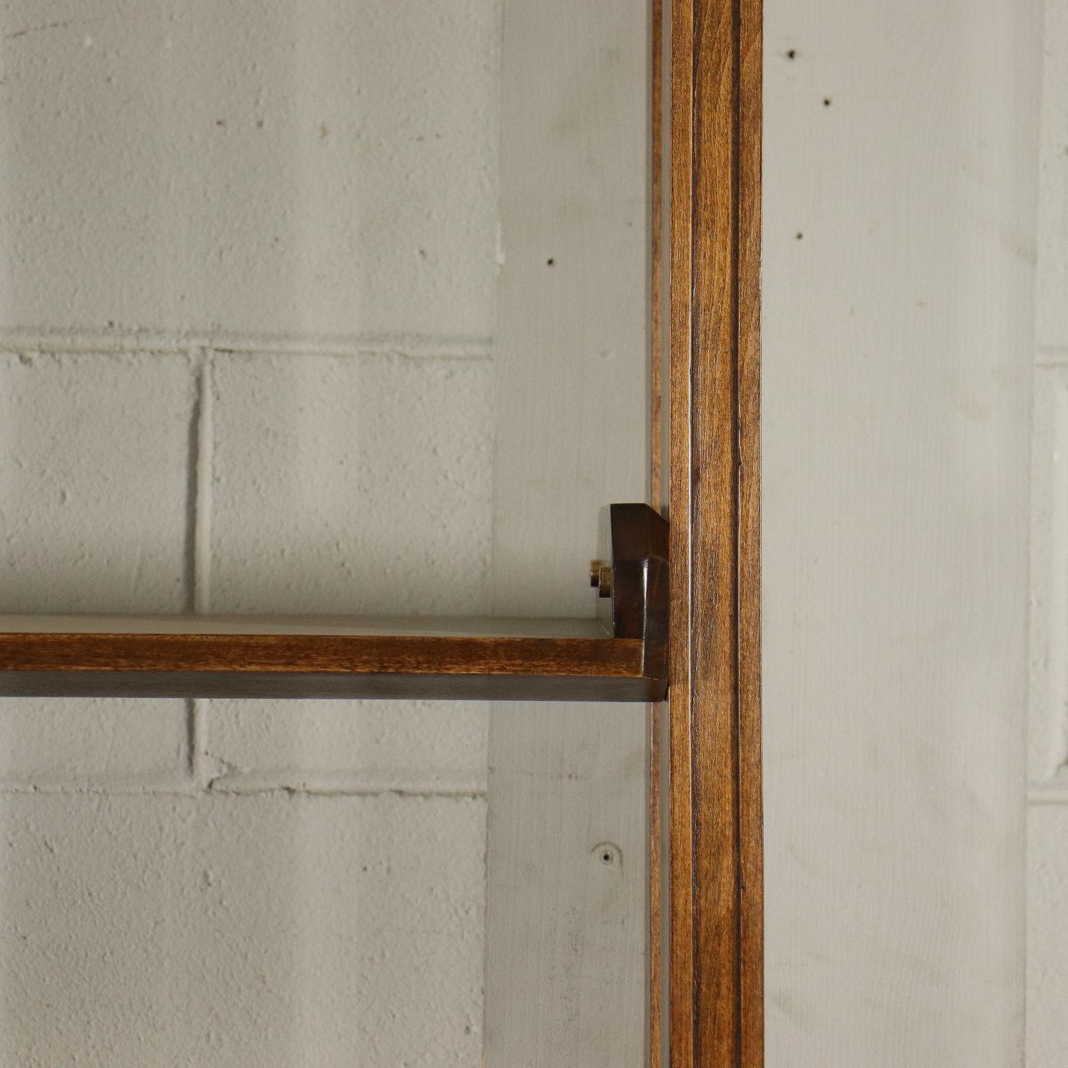 Bookcase Walnut Veneer Beech Enamelled Metal Brass Italy 1960s In Excellent Condition In Milano, IT