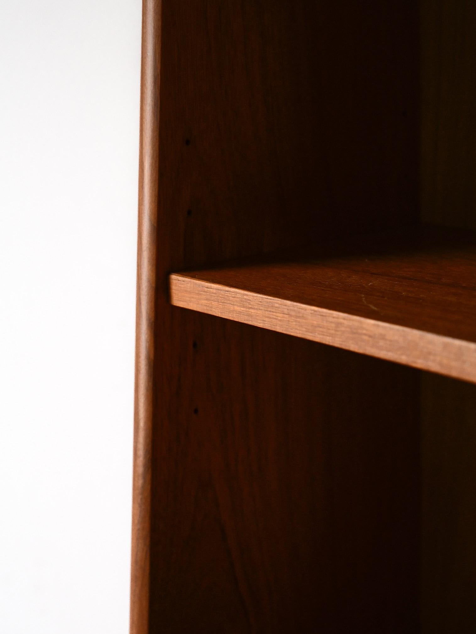 Bookcase with drawers and storage compartment 3
