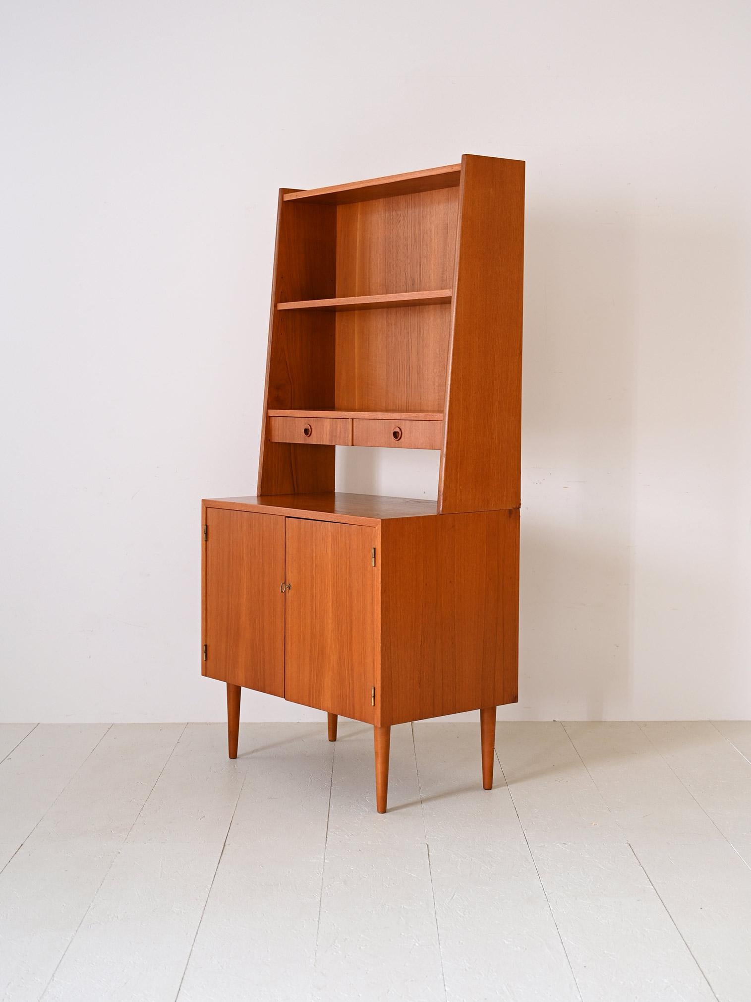 Bookcase with drawers and storage compartment In Good Condition In Brescia, IT