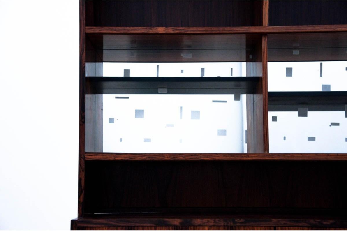 Bookcase with Mirrored Back, Rosewood, Danish Design, 1960s In Good Condition For Sale In Chorzów, PL