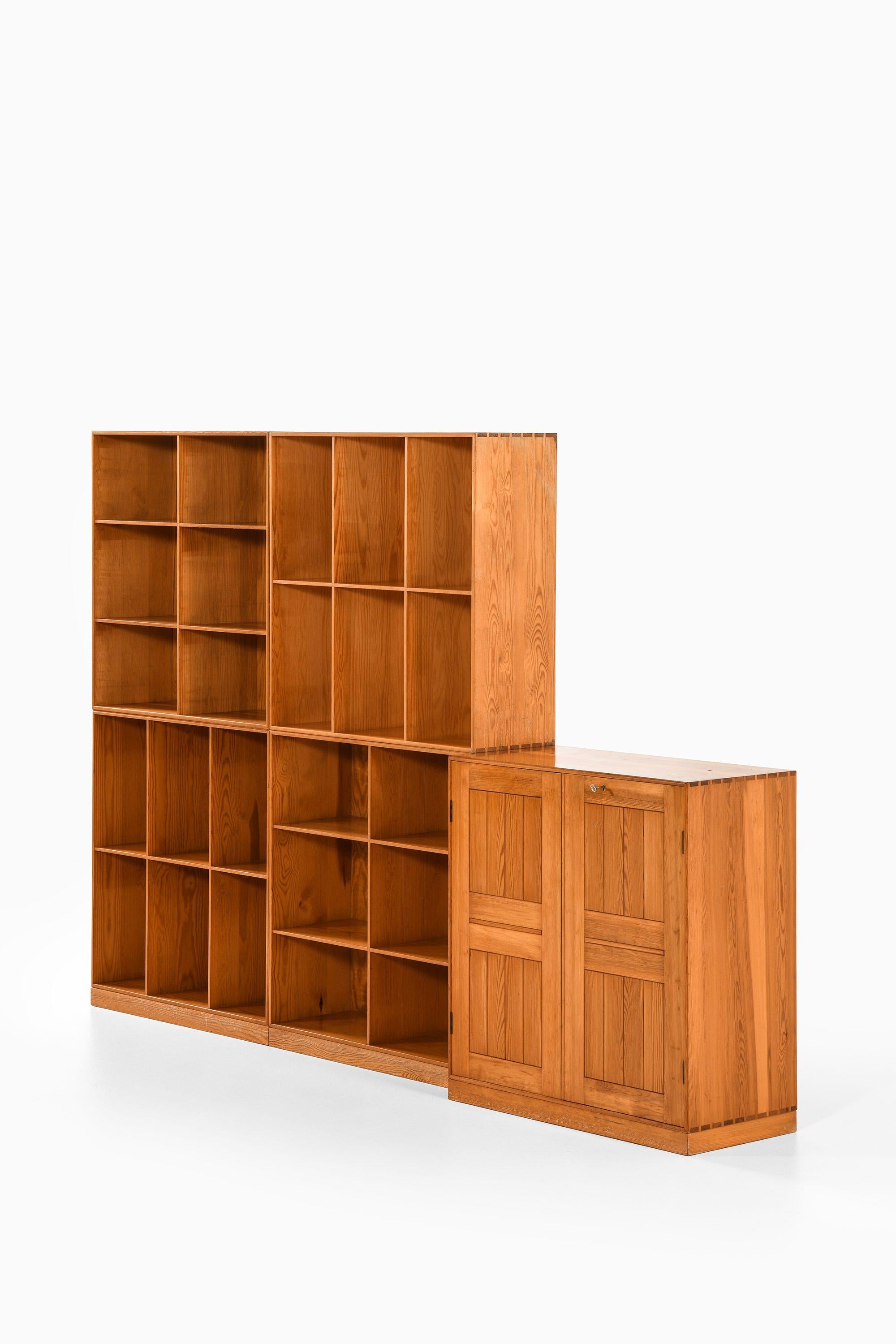 Mid-Century moderno Librerie in pino dell'Oregon di Mogens Koch, 1933 in vendita