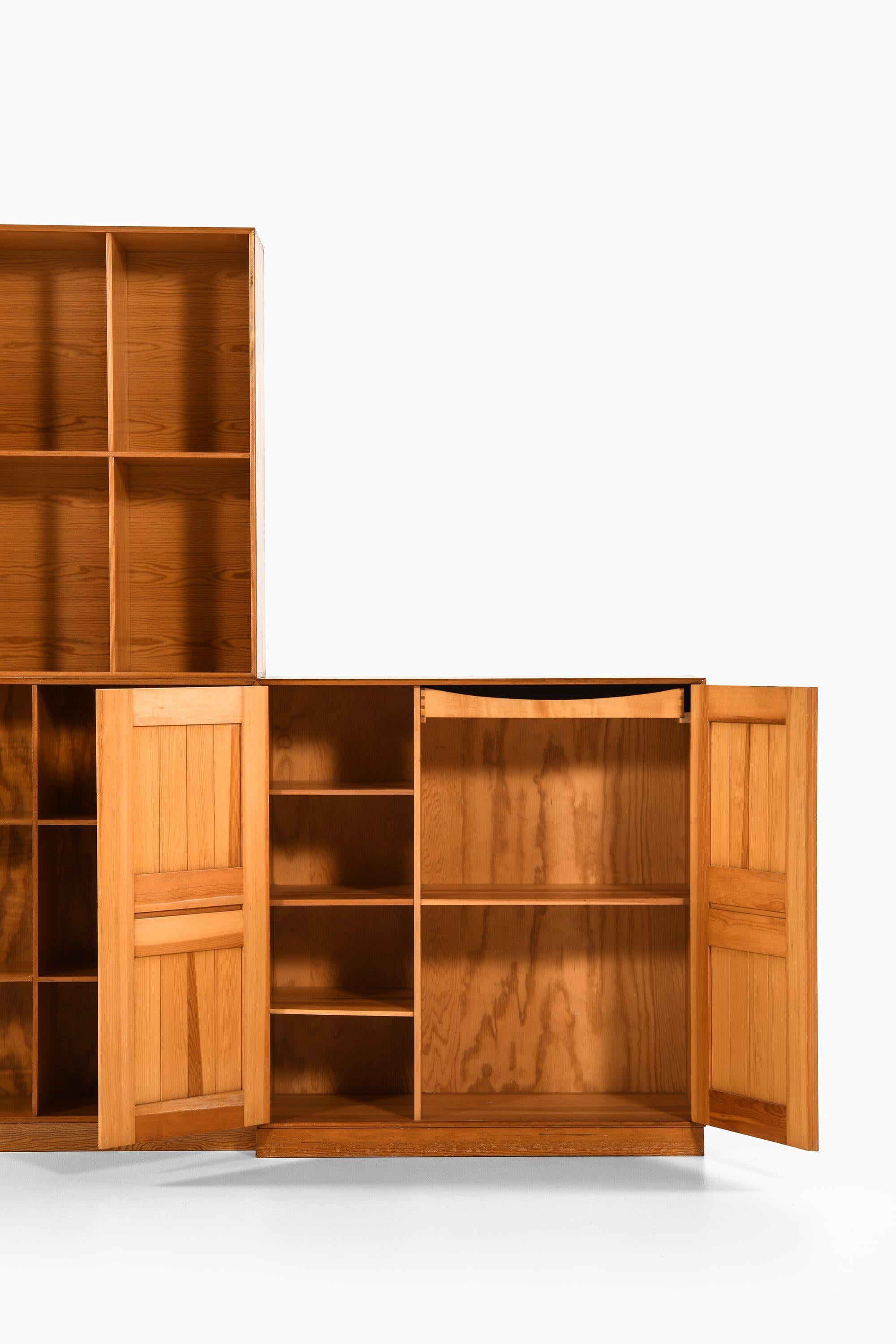 Danese Librerie in pino dell'Oregon di Mogens Koch, 1933 in vendita